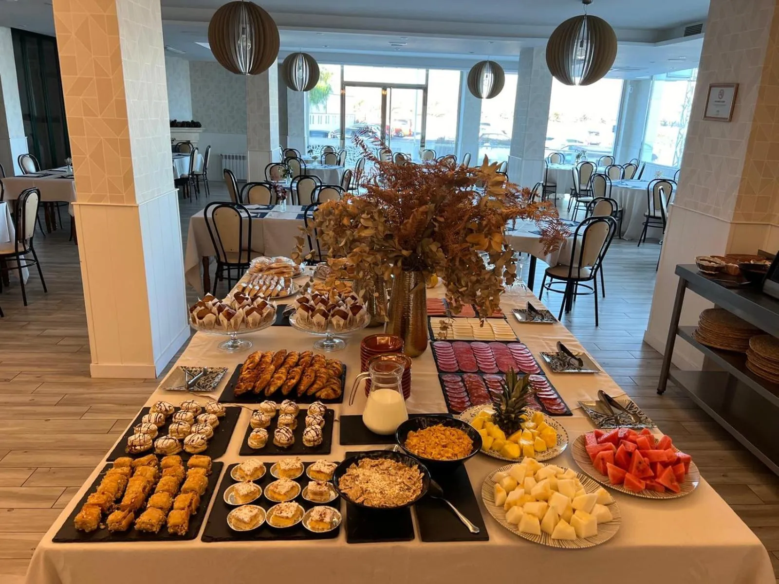 Buffet breakfast in Hotel Restaurante Boabdil