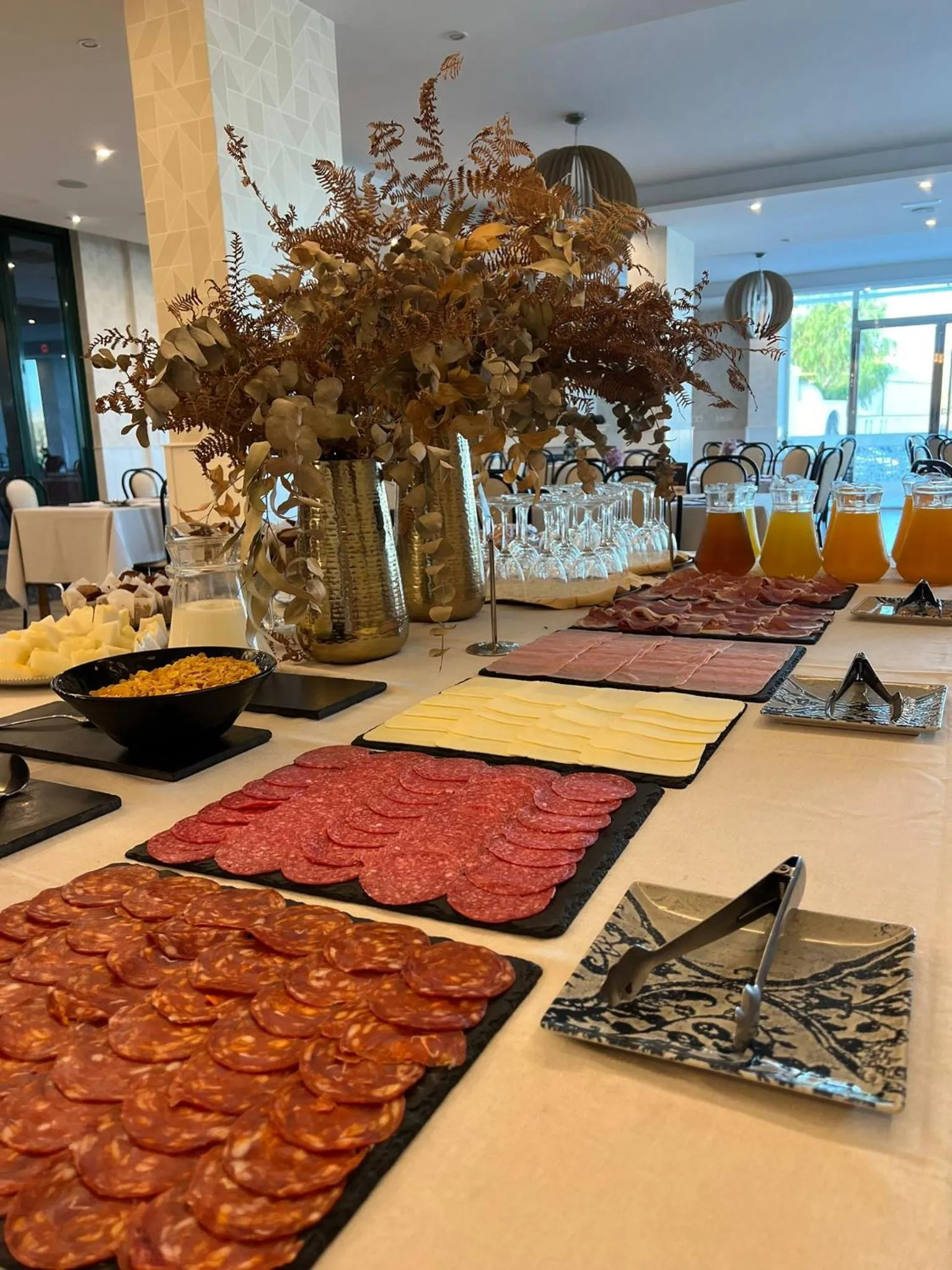 Buffet breakfast in Hotel Restaurante Boabdil