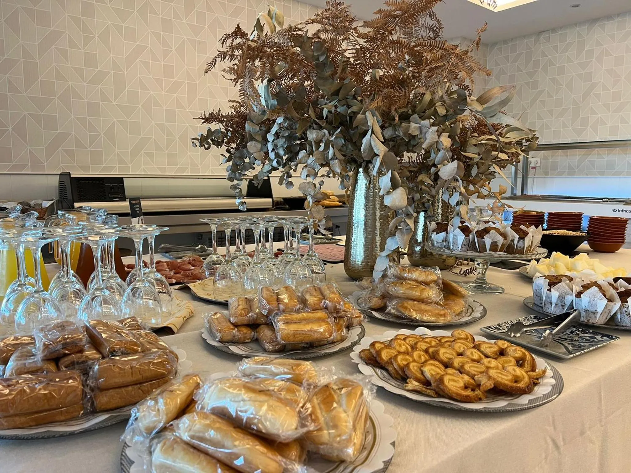 Buffet breakfast in Hotel Restaurante Boabdil