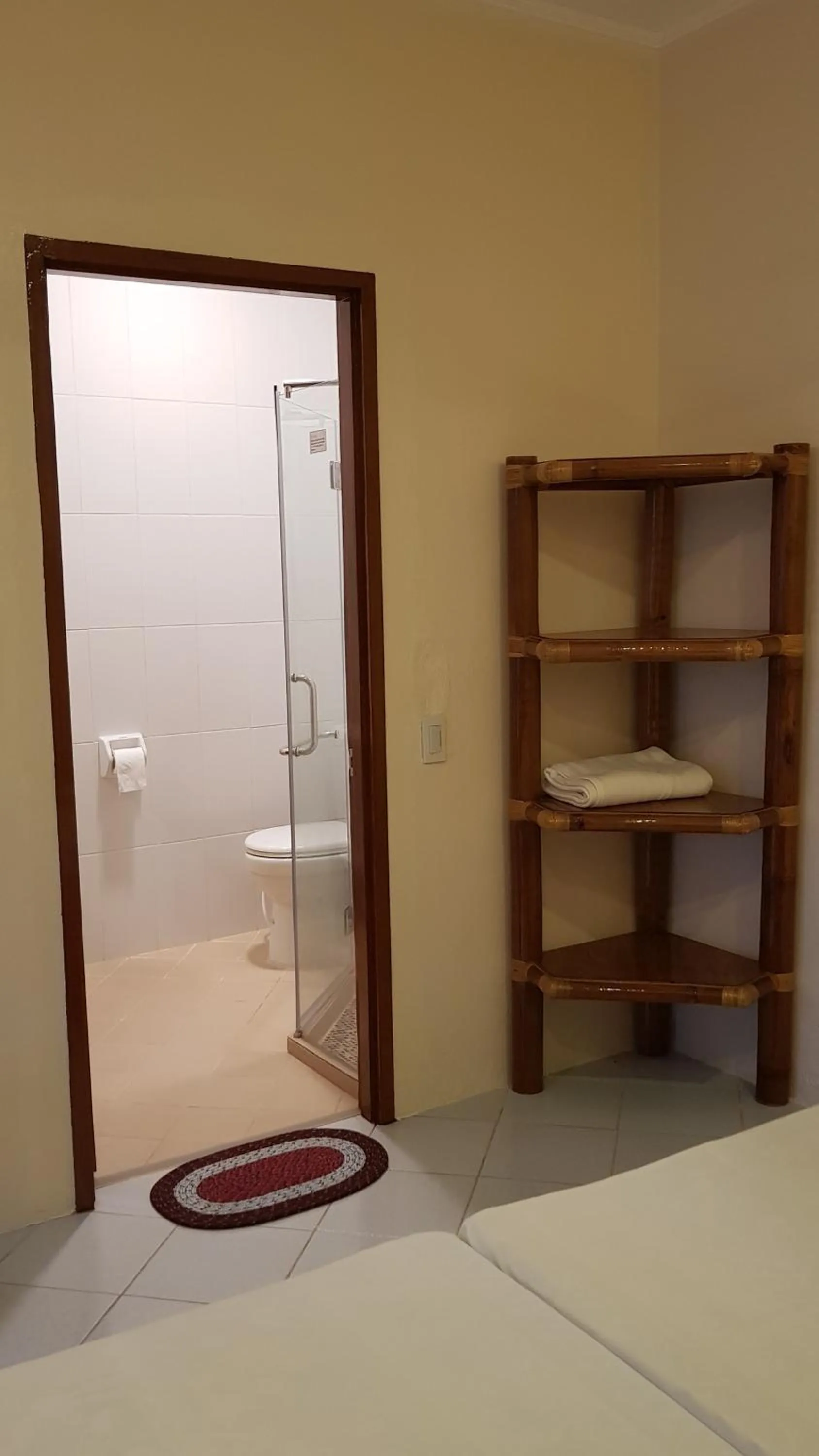 Photo of the whole room, Bed in Divers Lodge Moalboal