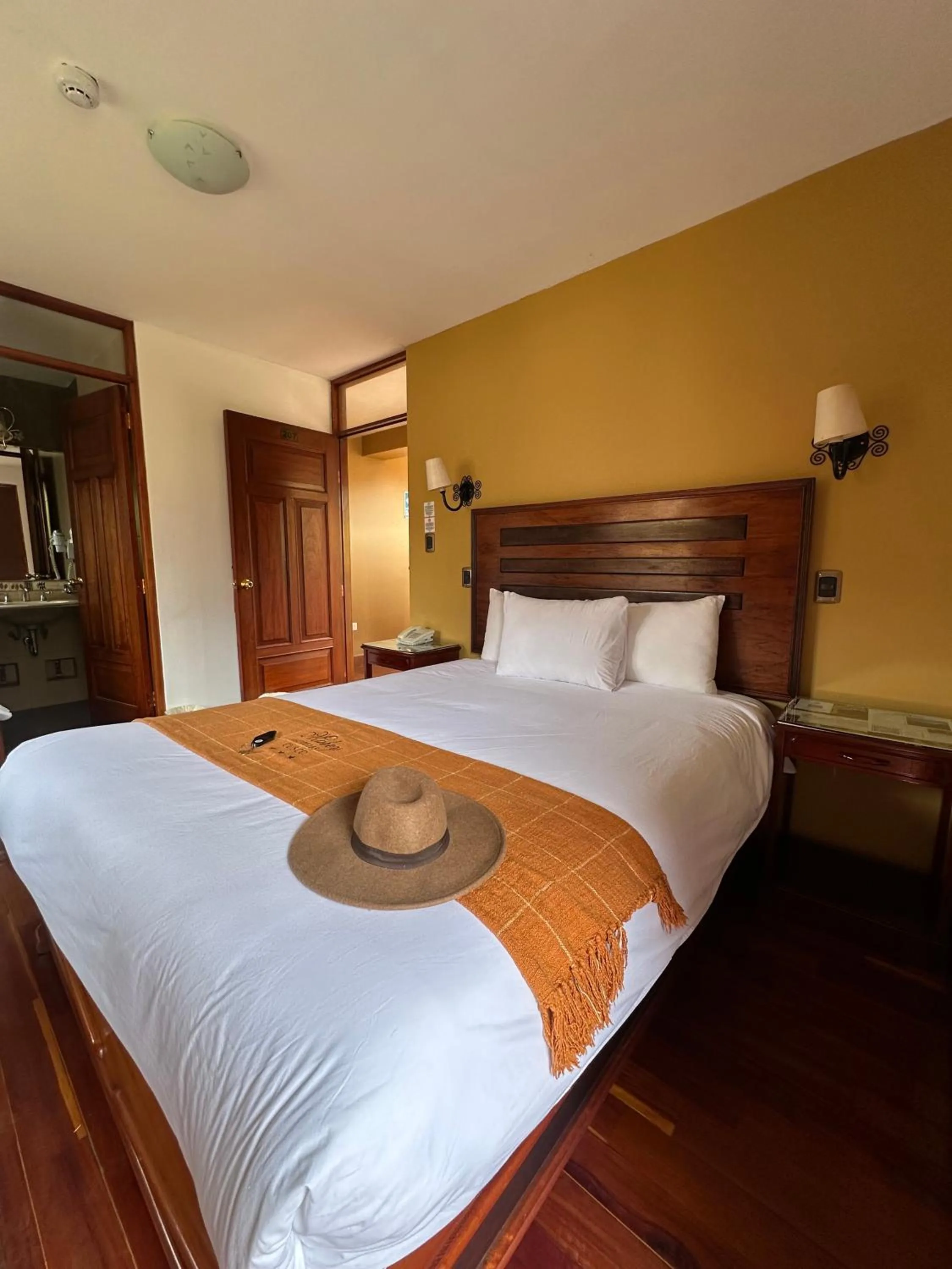 Bed in Hotel Mabey Urubamba