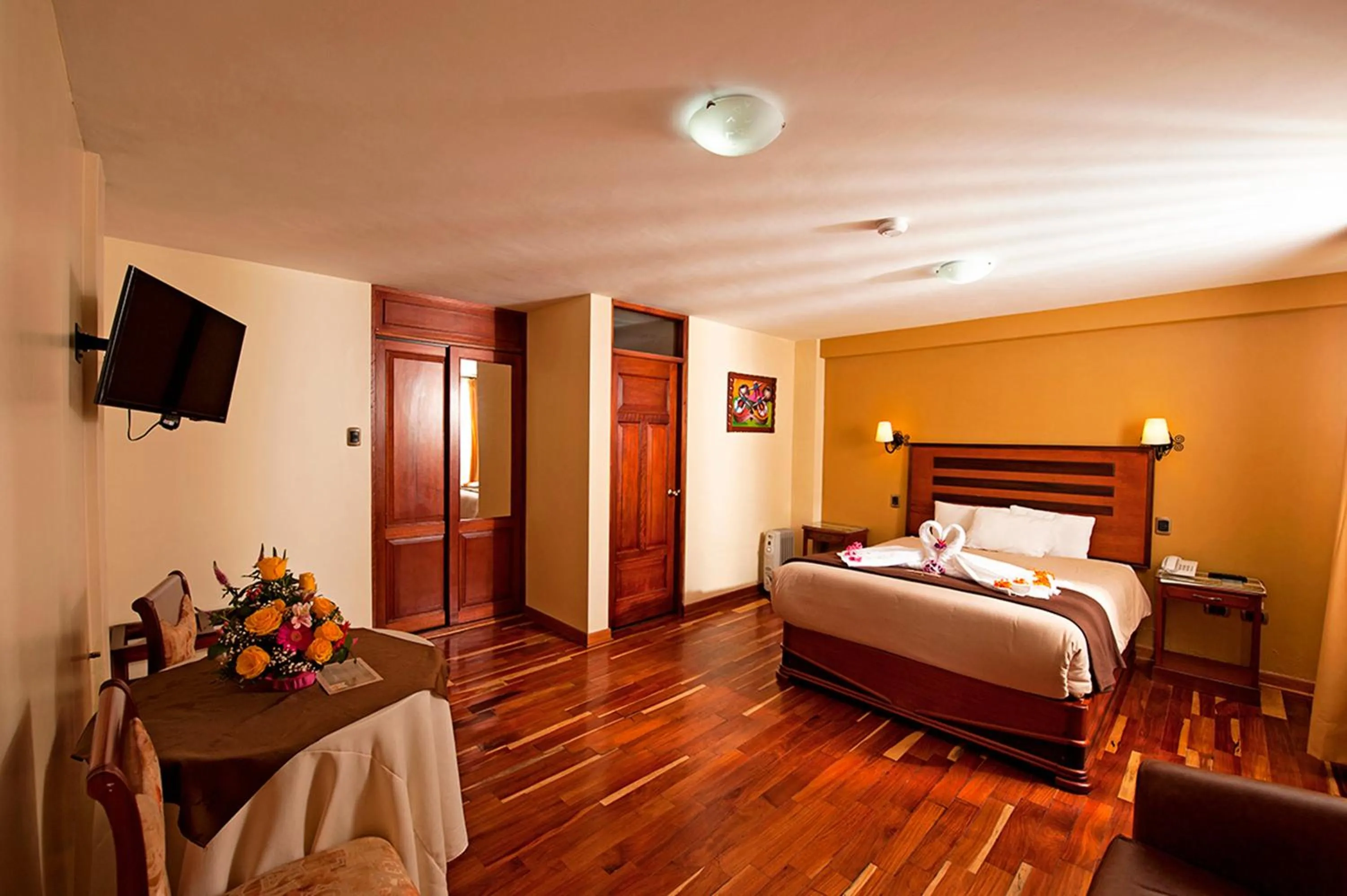 Photo of the whole room, Bed in Hotel Mabey Urubamba