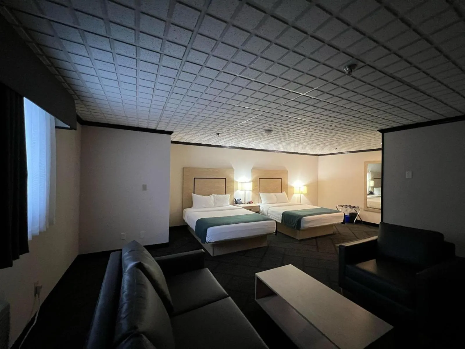 Bed in Sternwheeler Hotel & Conference Centre, Trademark by Wyndham