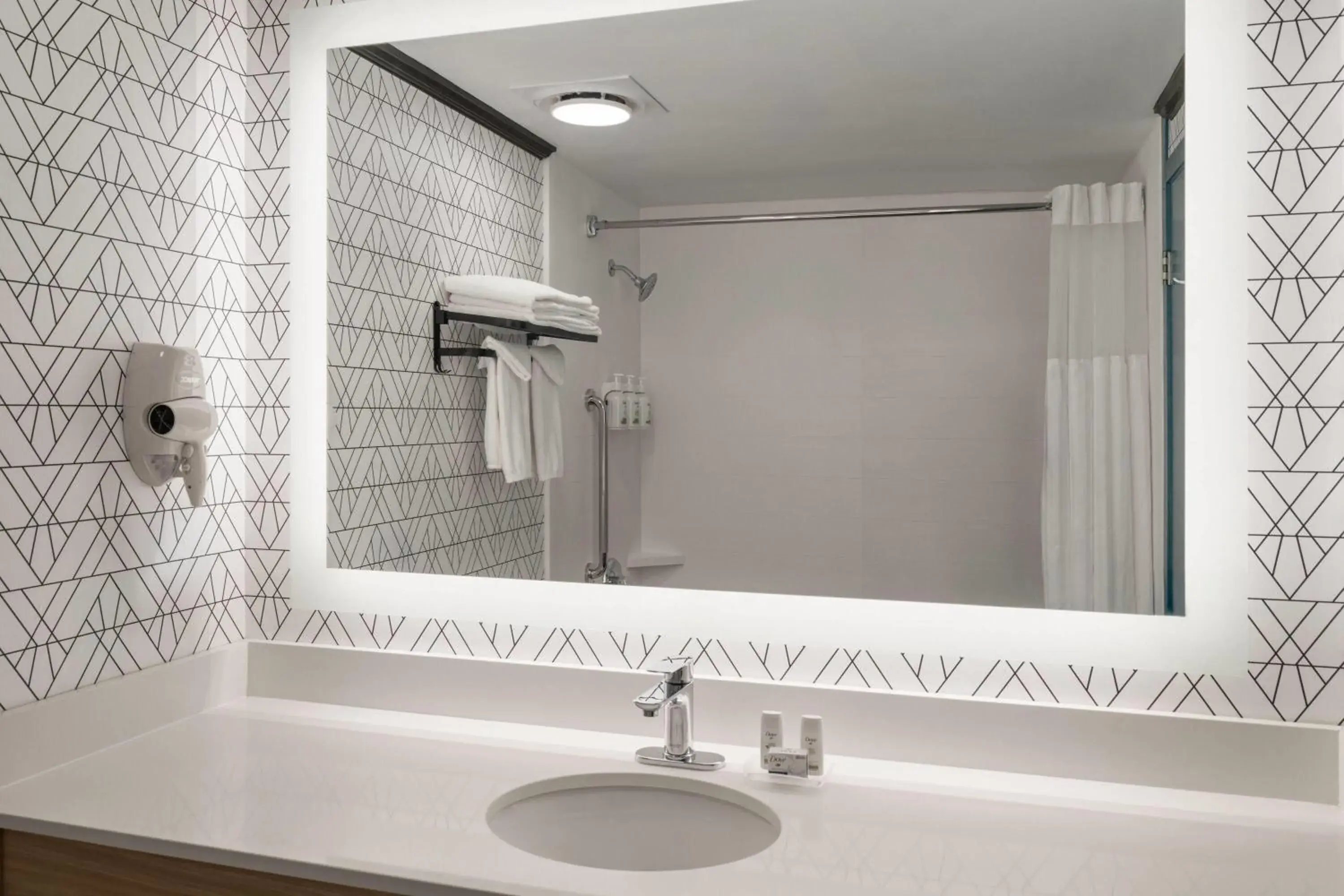 Studio Suite with Two Queen Beds - Non-Smoking in Sternwheeler Hotel & Conference Centre, Trademark by Wyndham Studio Suite with Two Queen Beds - Non-Smoking in Sternwheeler Hotel & Conference Centre, Trademark by Wyndham