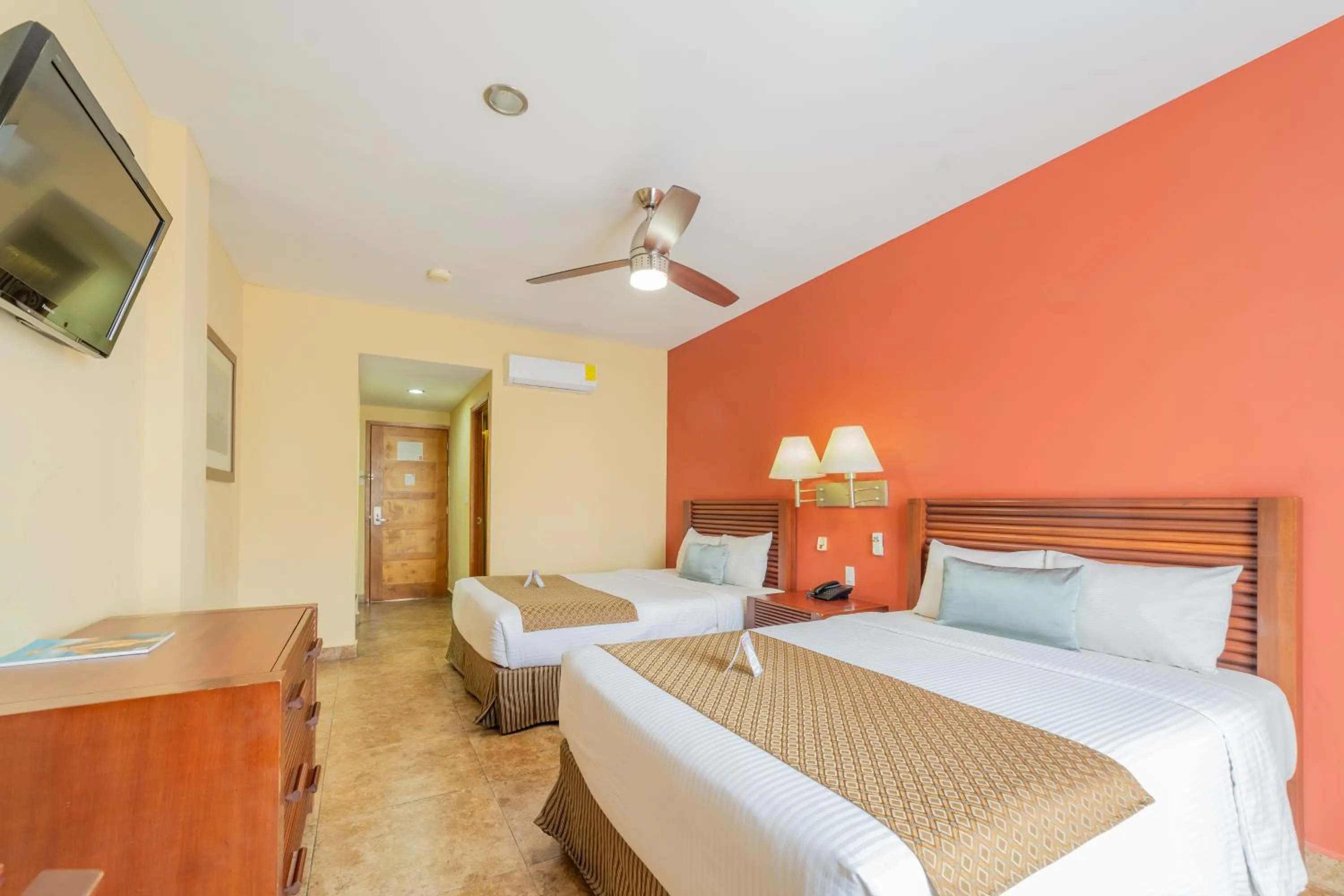 Decorative detail, Bed in Seven Crown La Paz Centro Historico