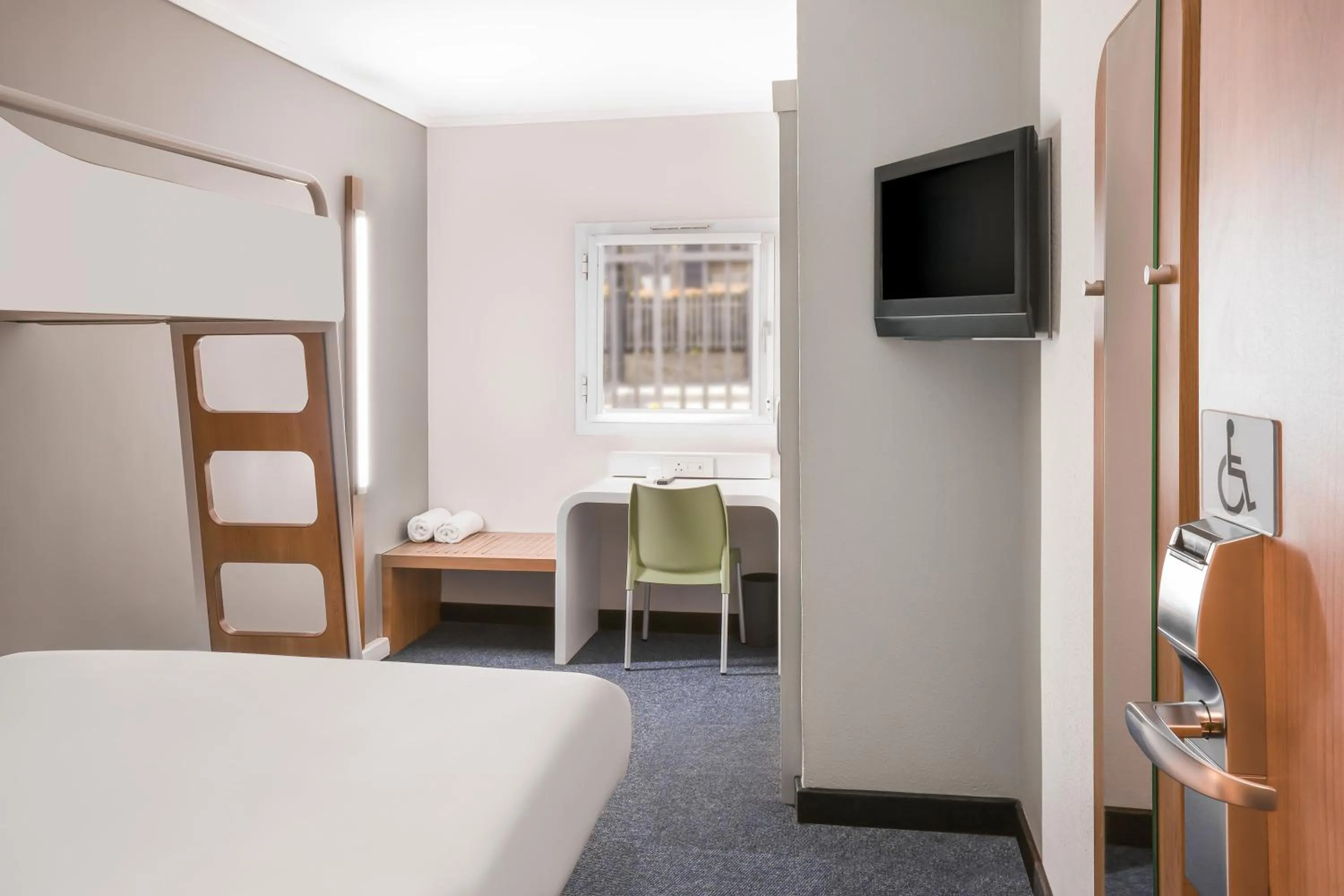 Bedroom, Bed in SUN1 ALBERTON