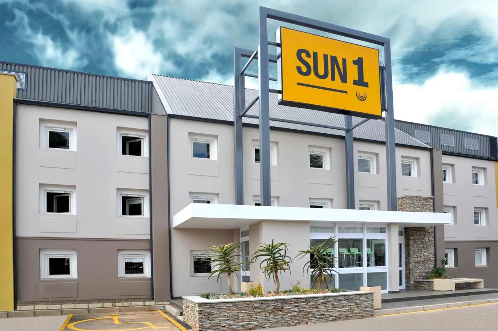 Property building in SUN1 ALBERTON