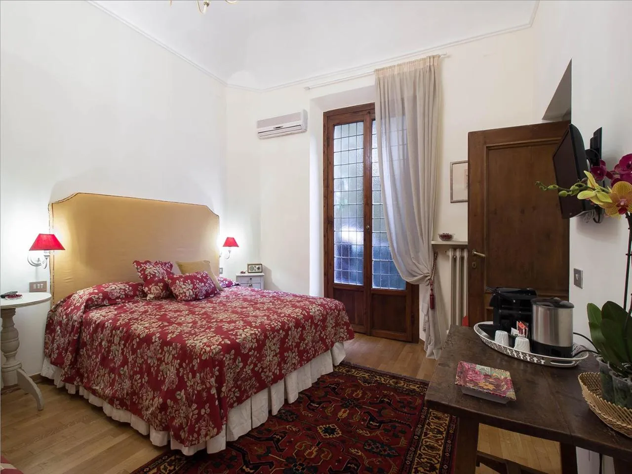 Bed in Your Florence