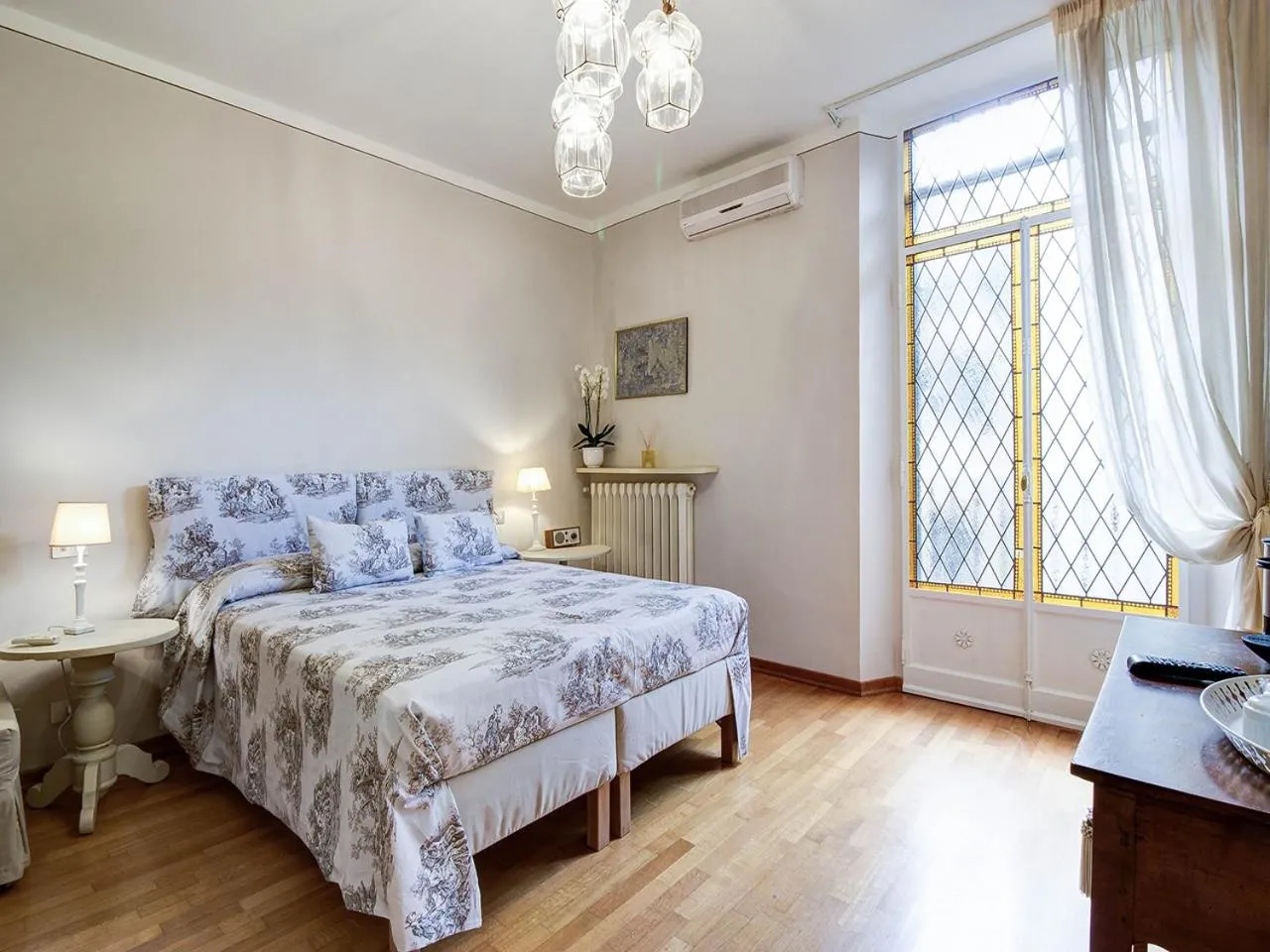 Bed in Your Florence