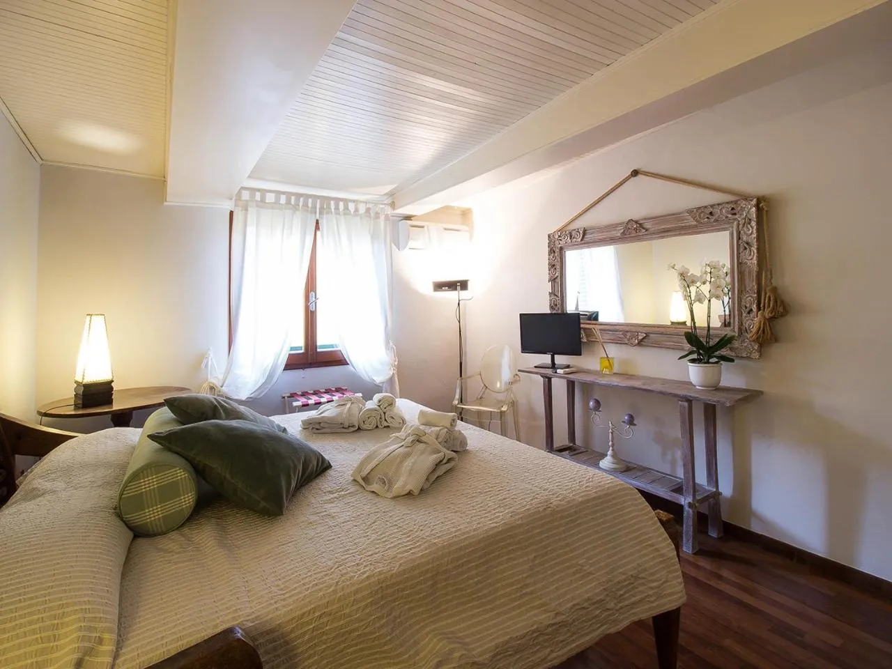 Bed in Your Florence