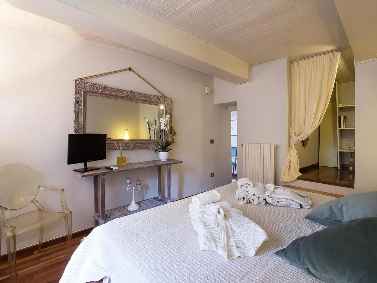 Bed in Your Florence