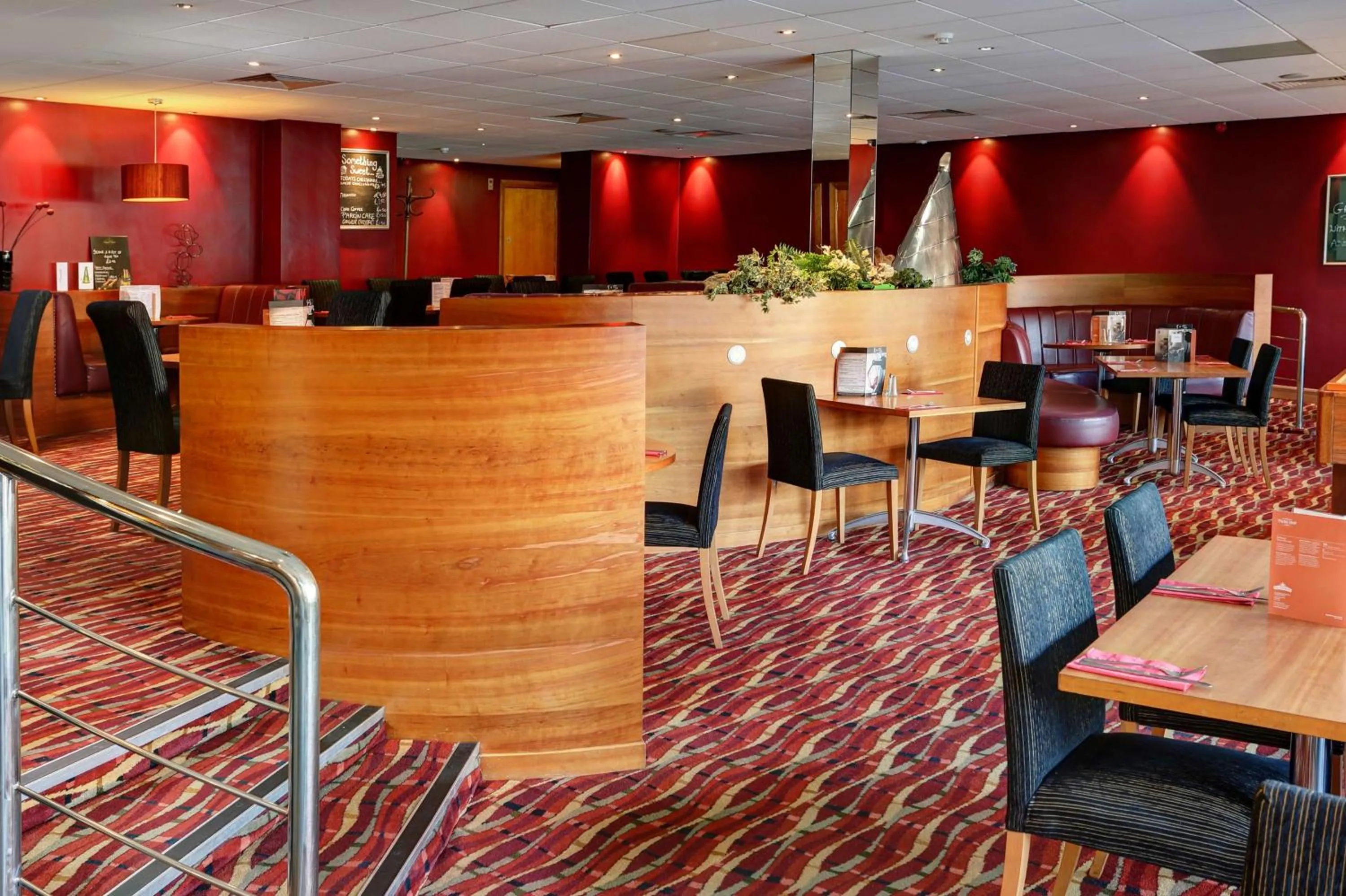 Restaurant/places to eat in Best Western Kings Manor