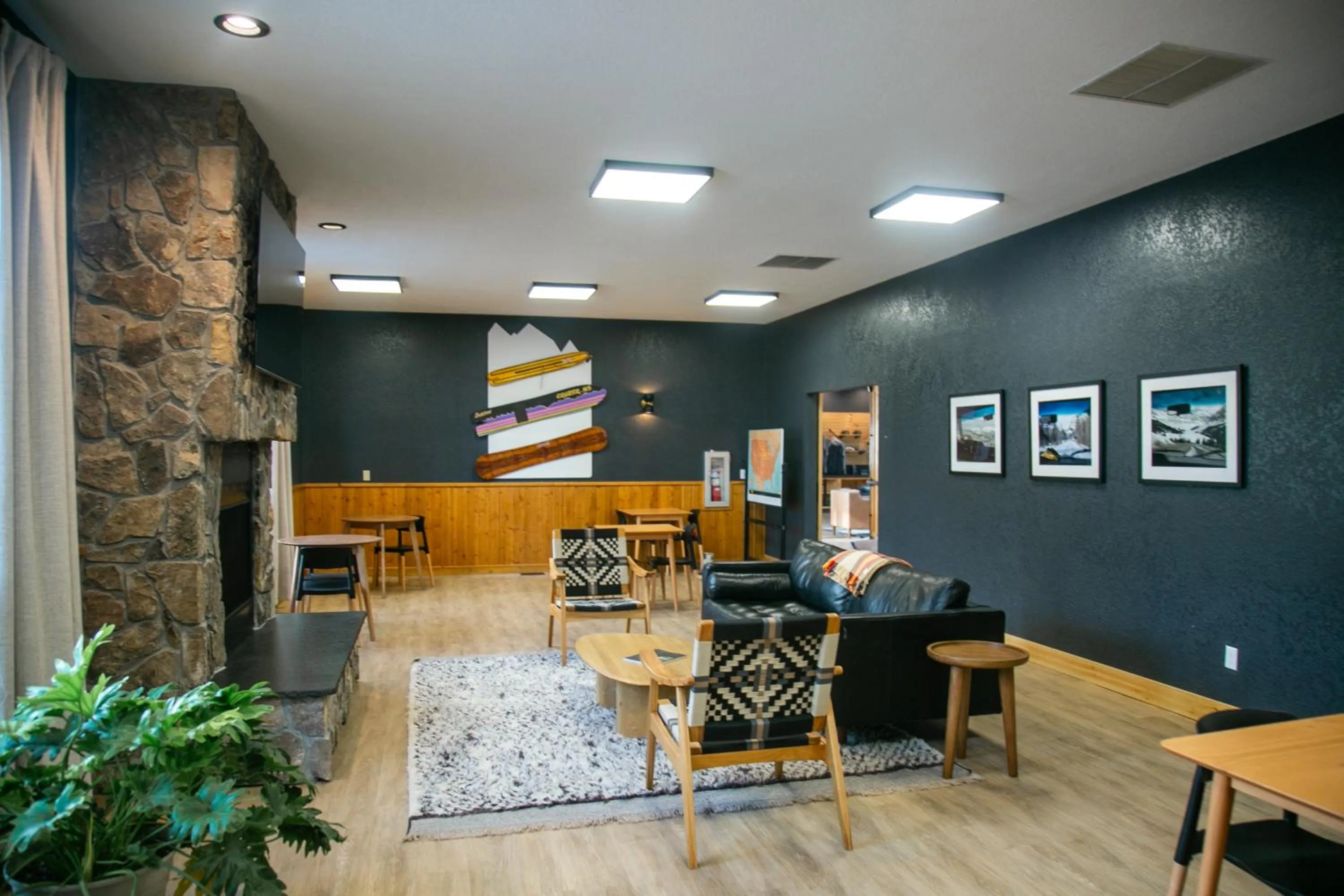 Lounge or bar in LOGE Wolf Creek