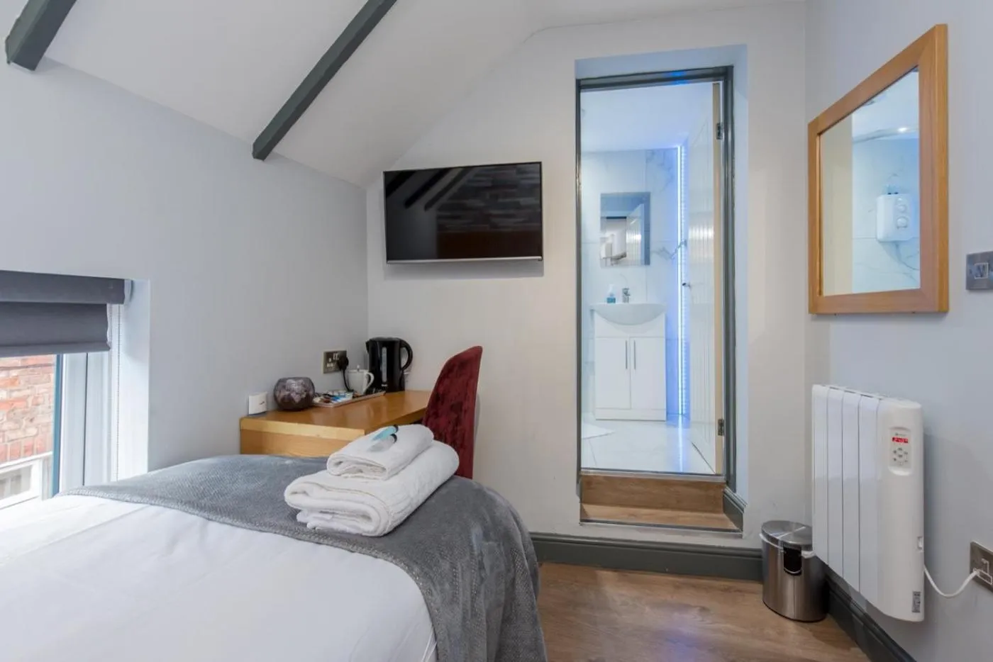 Bedroom, Bed in Twenty Hotel and Bar