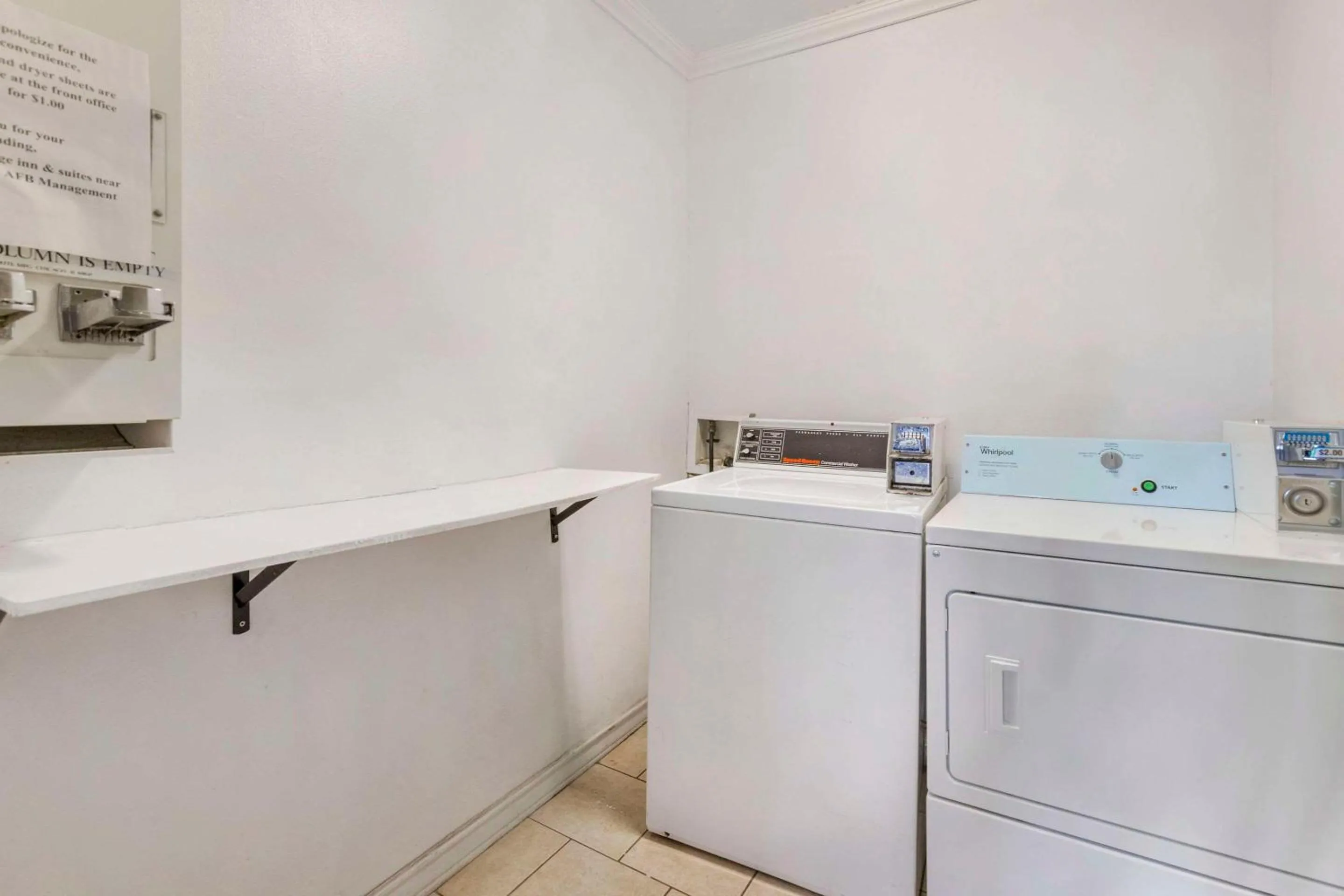 laundry in Econo Lodge Inn & Suites Near Lackland AFB