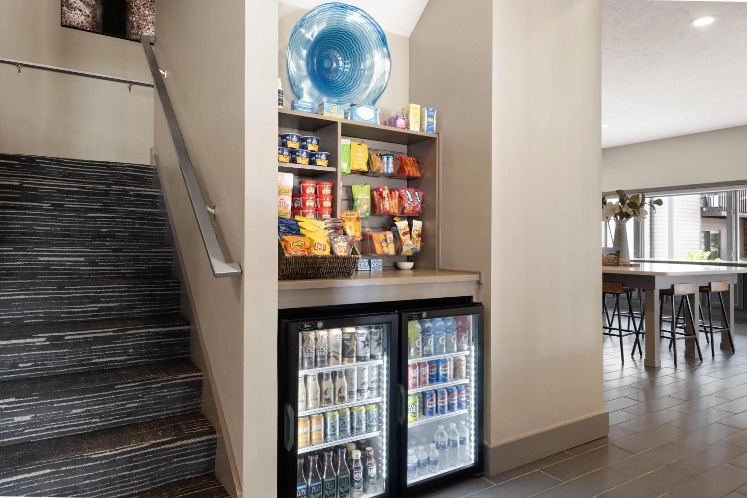 Food and drinks in Eastland Suites Hotel & Conference Ctr, Trademark by Wyndham