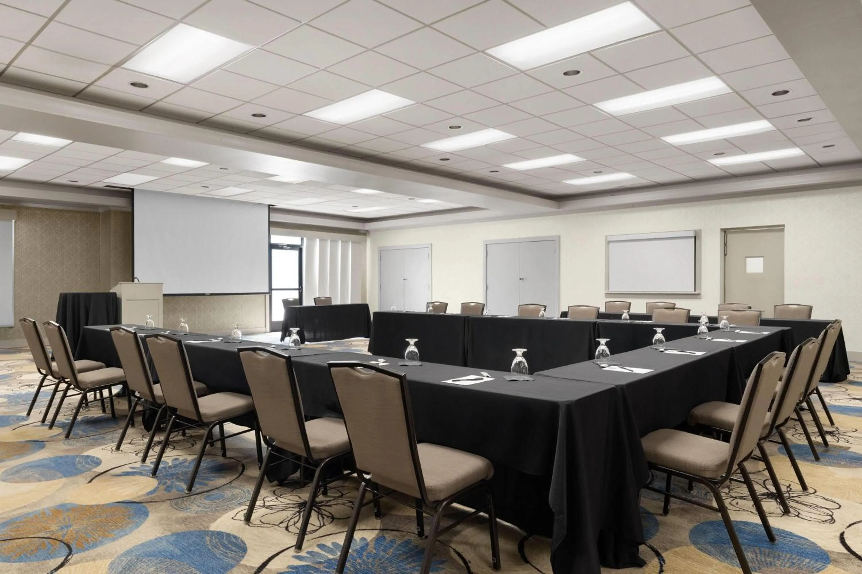 Meeting/conference room in Eastland Suites Hotel & Conference Ctr, Trademark by Wyndham