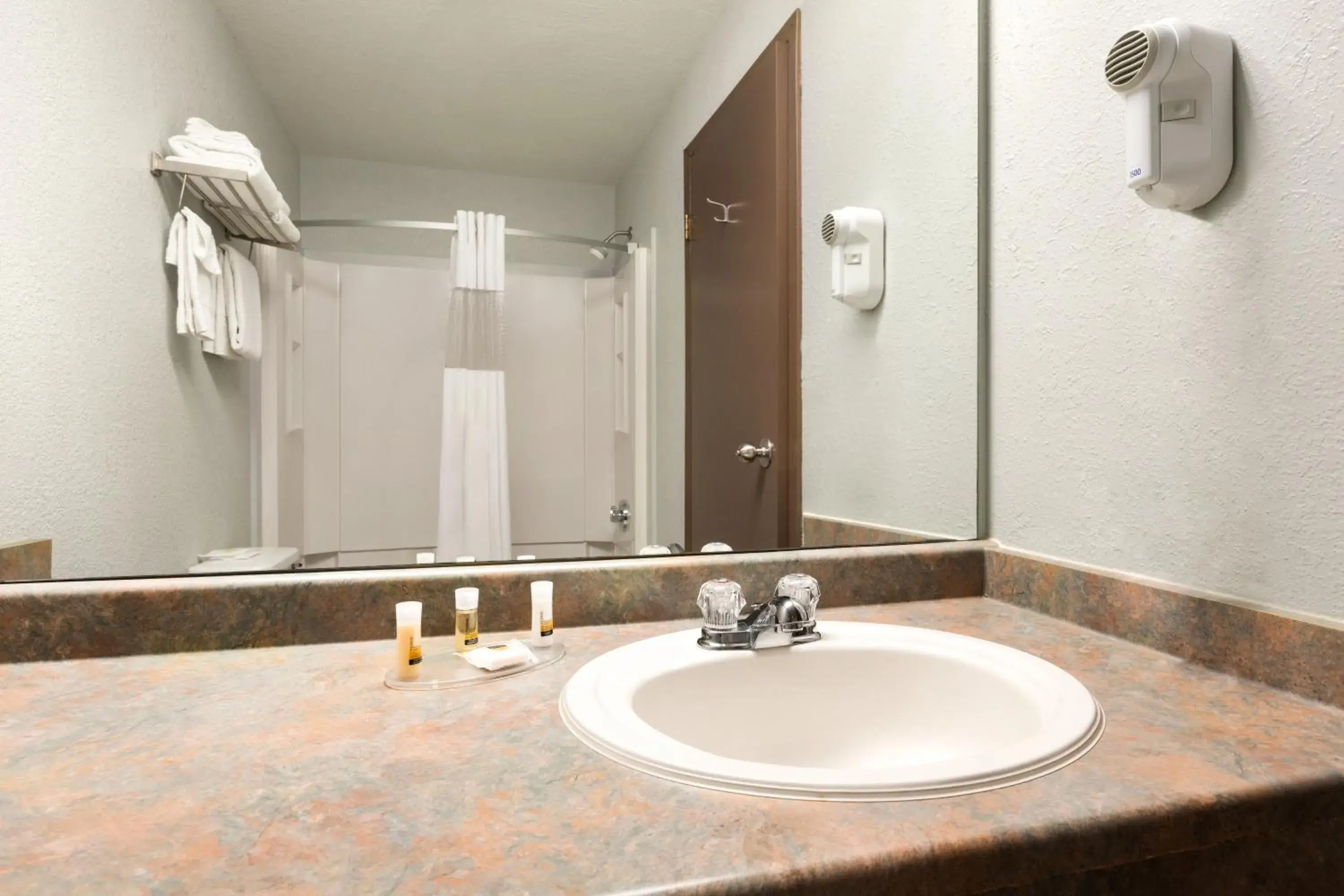 Queen Room - Smoking in High Prairie Inn Queen Room - Smoking in High Prairie Inn