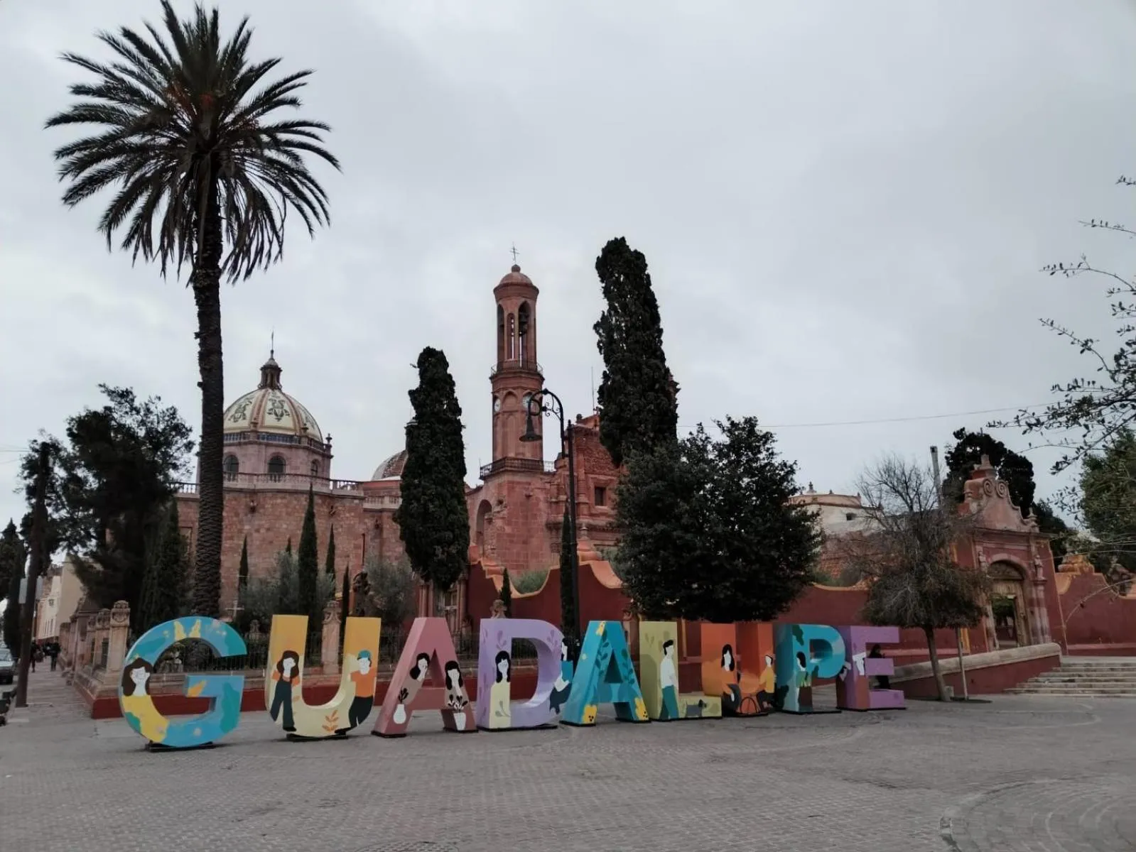 Nearby landmark in Hotel Cali Blvd.