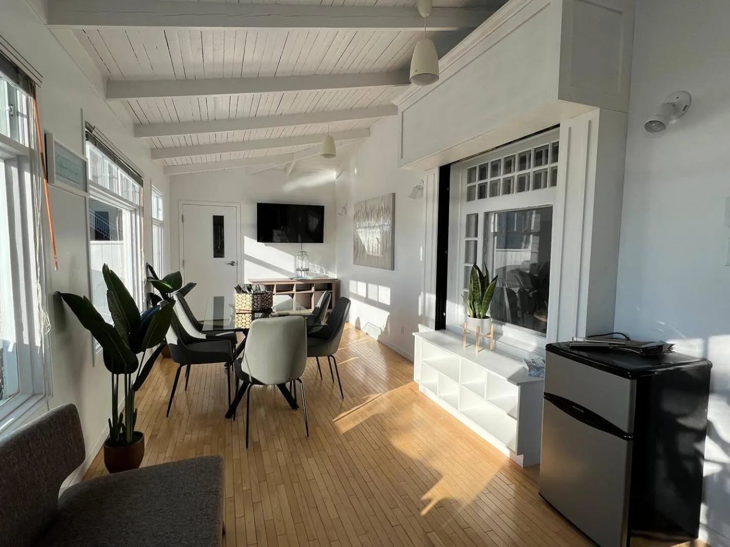 Seating area in Le Gaspesiana