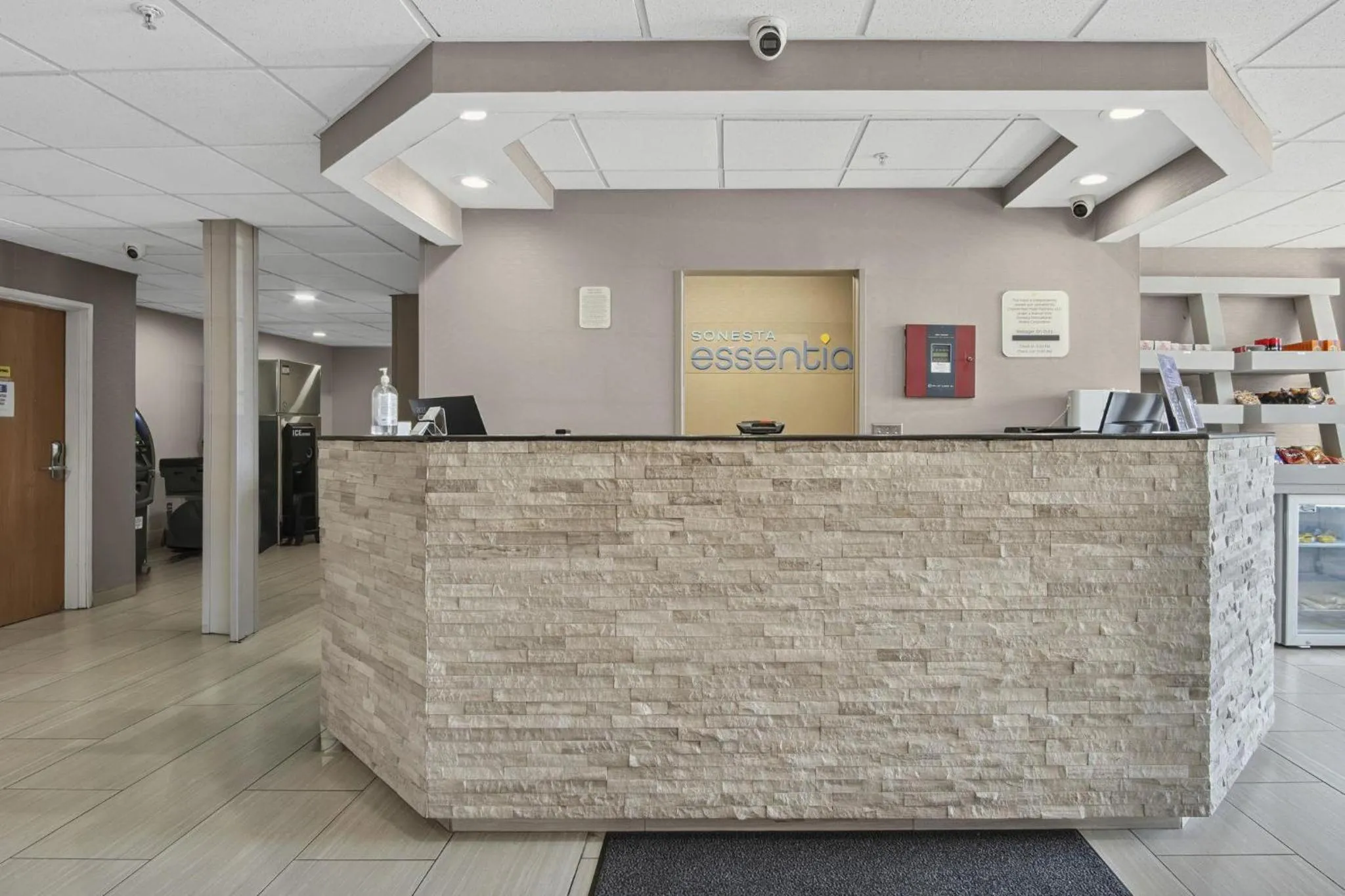 Lobby or reception in Sonesta Essential Hotels & Suites Kansas City Blue Springs