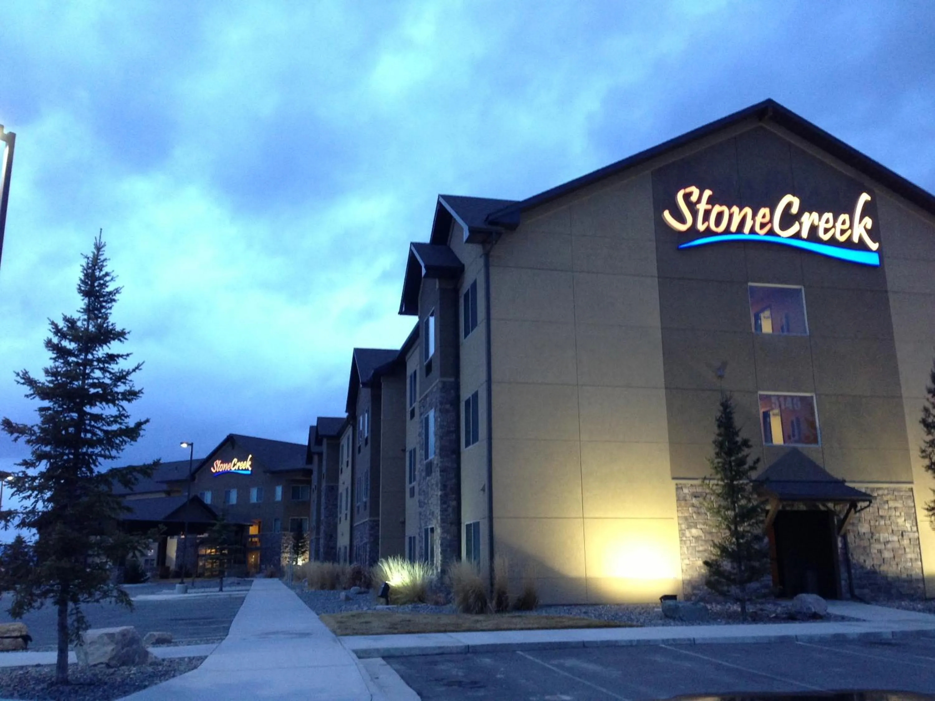Facade/entrance in StoneCreek Lodge