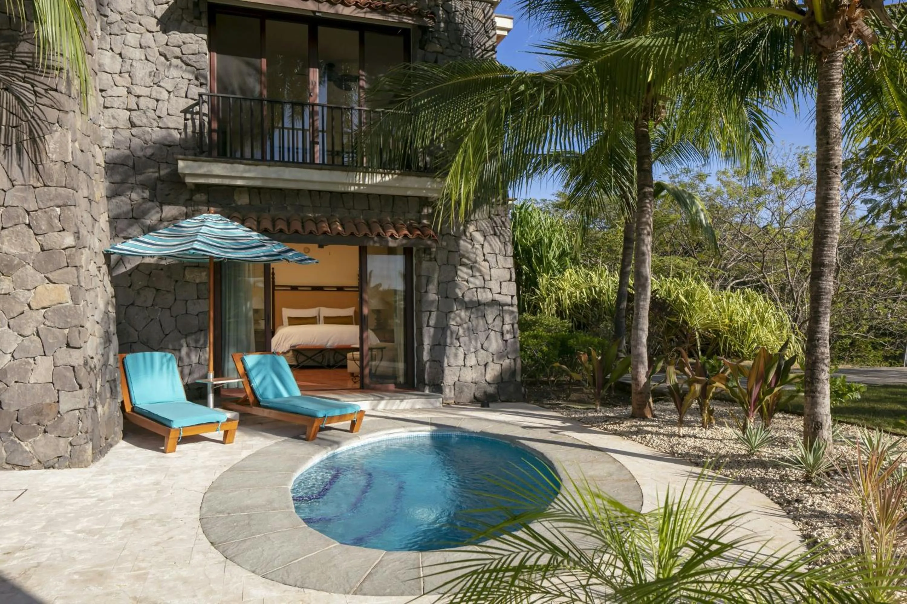 Swimming pool in JW Marriott Guanacaste Beach Resort