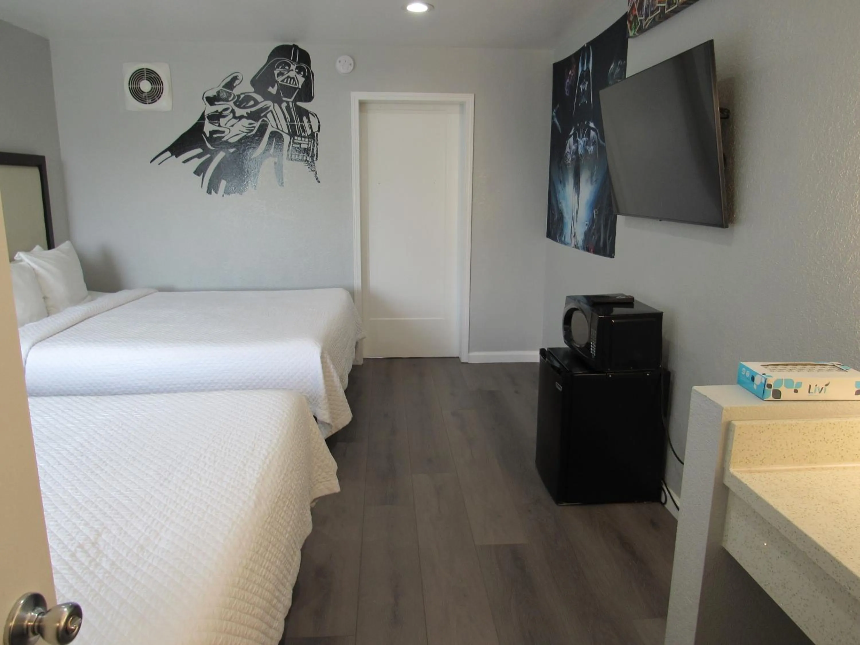 Bed in Capri Suites Anaheim