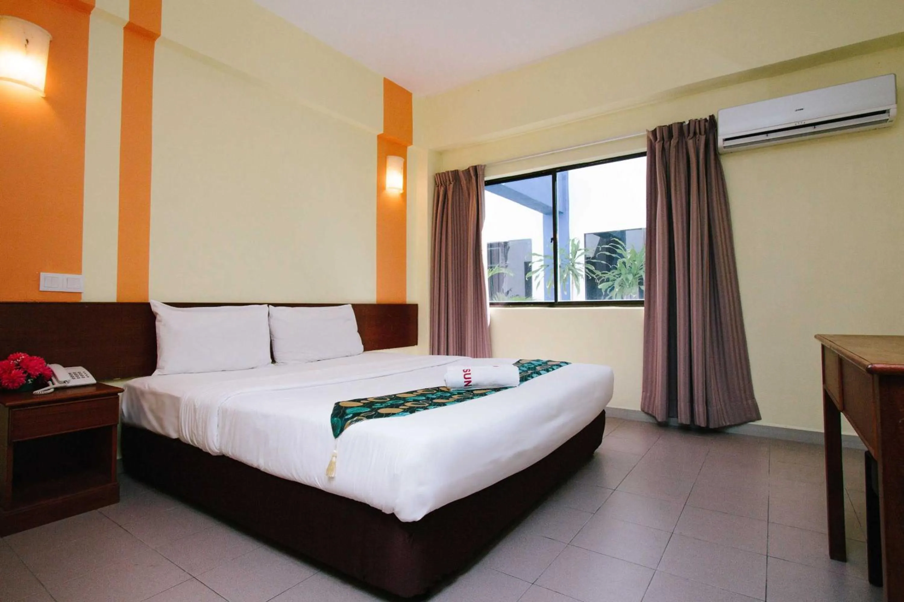 Bedroom, Bed in Sun Inns Hotel Sitiawan