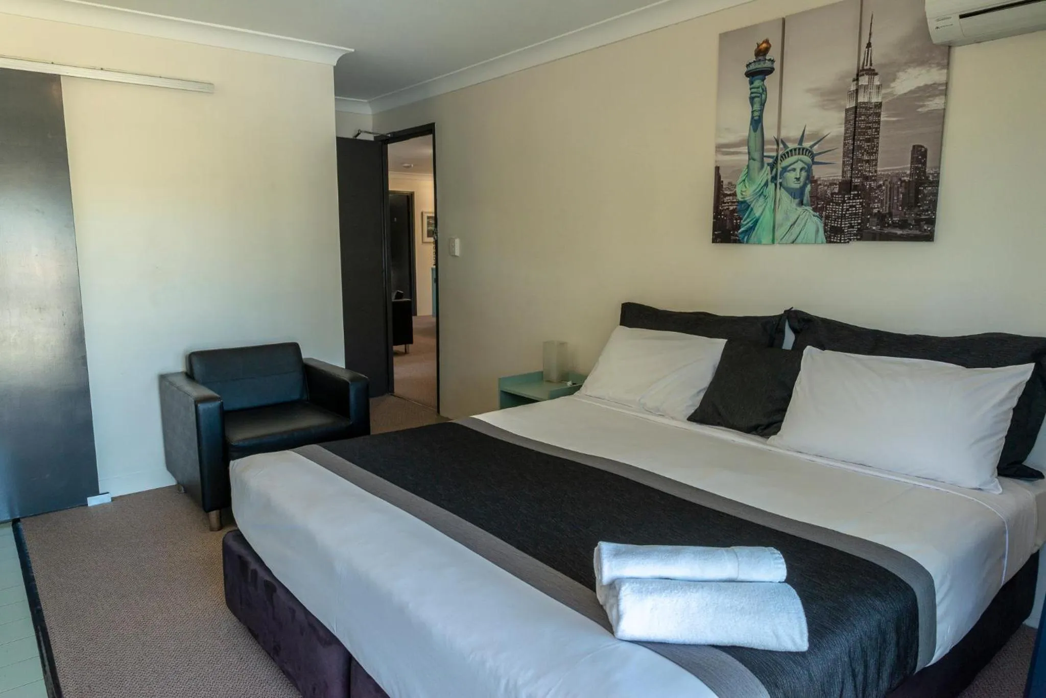 Decorative detail, Bed in Chermside Court Motel