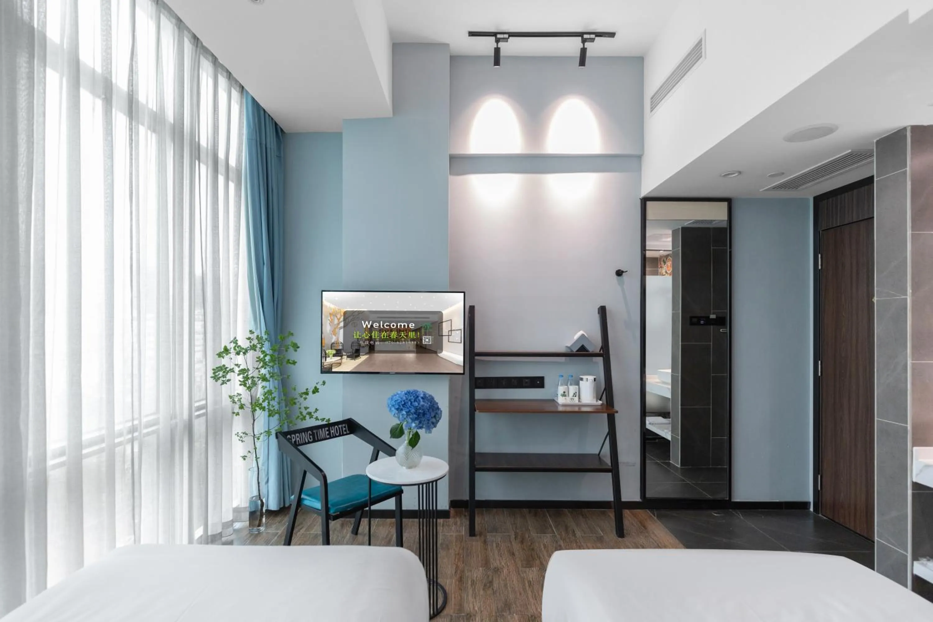 Photo of the whole room in Spring Time Hotel