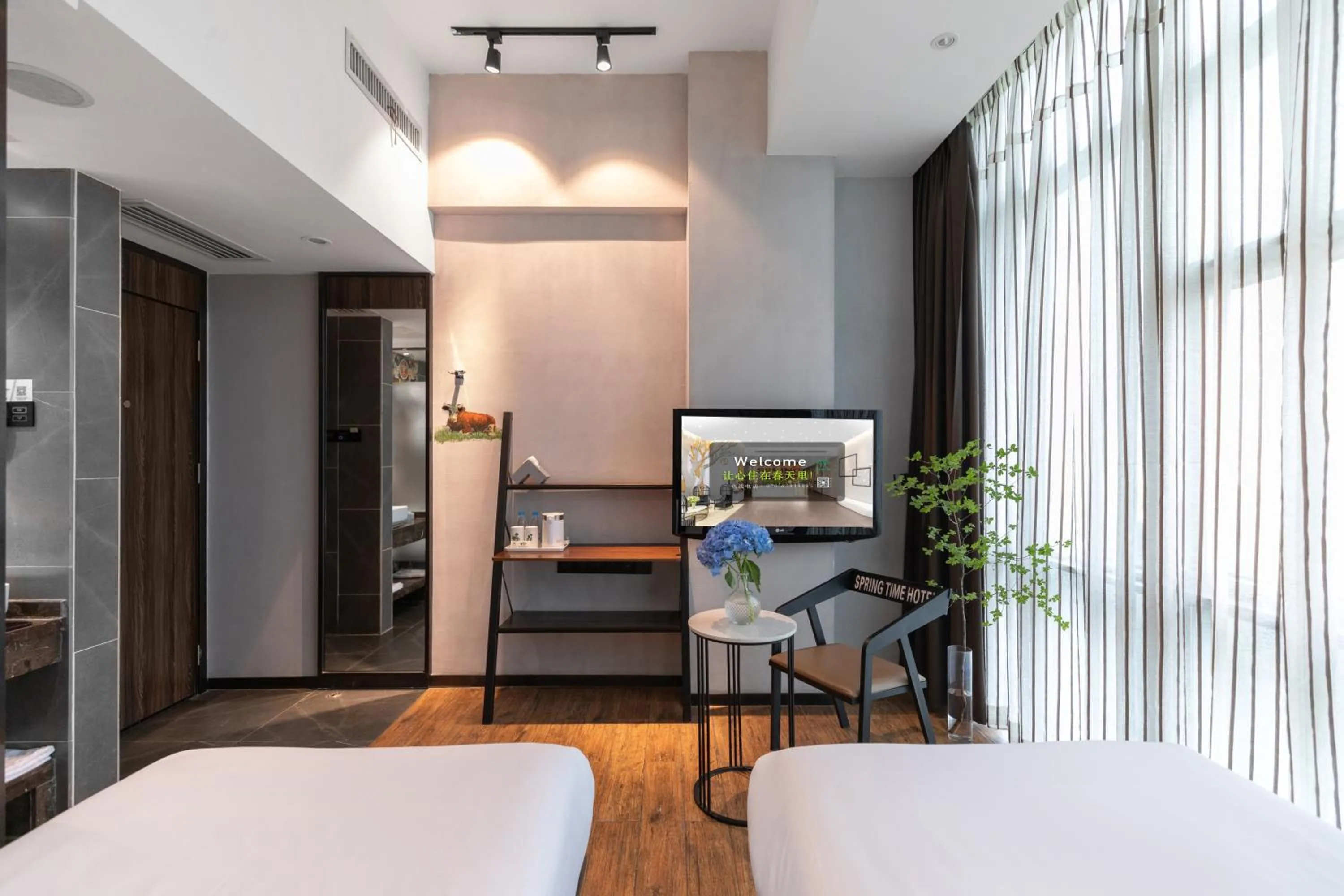 Photo of the whole room in Spring Time Hotel