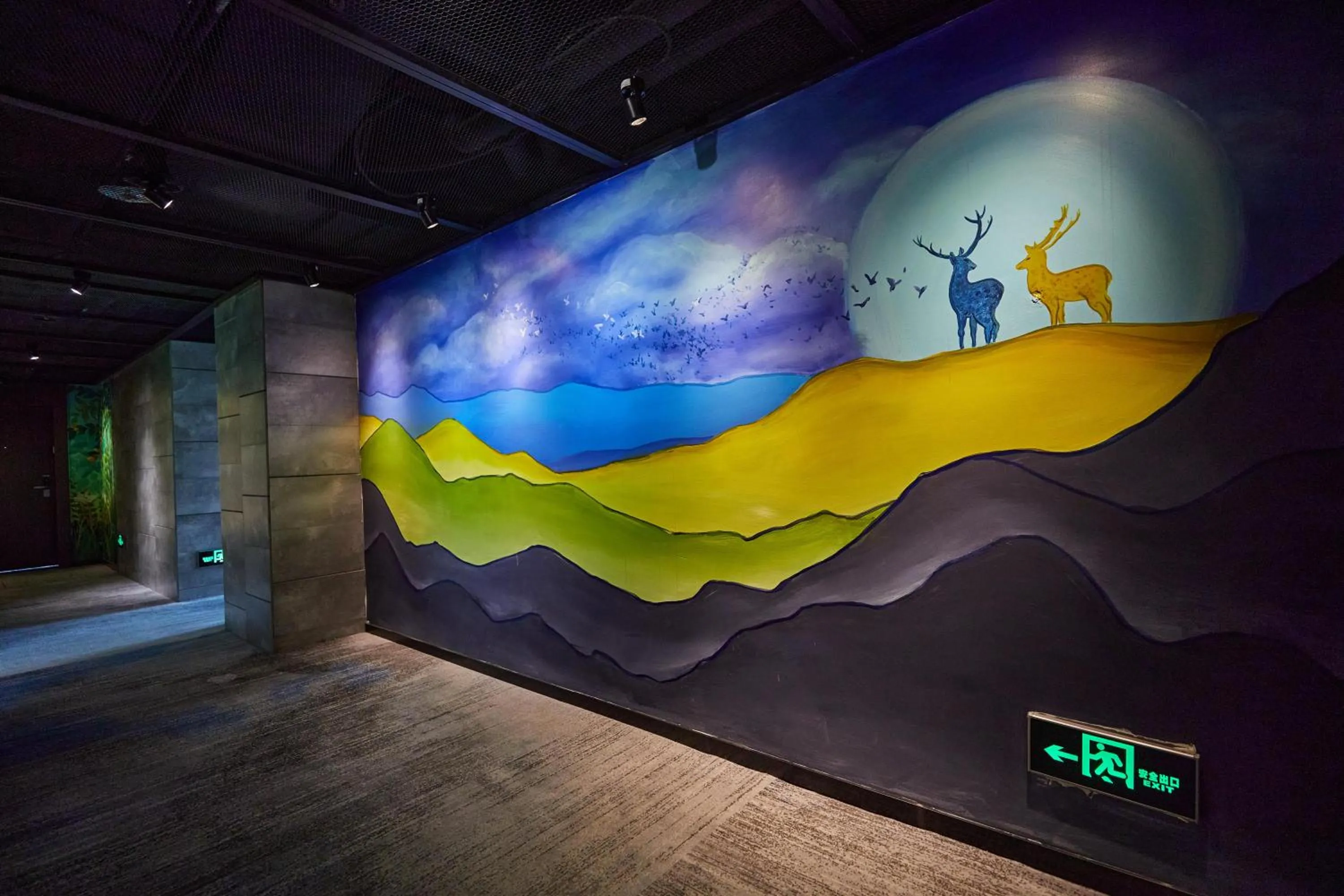 Decorative detail in Spring Time Hotel