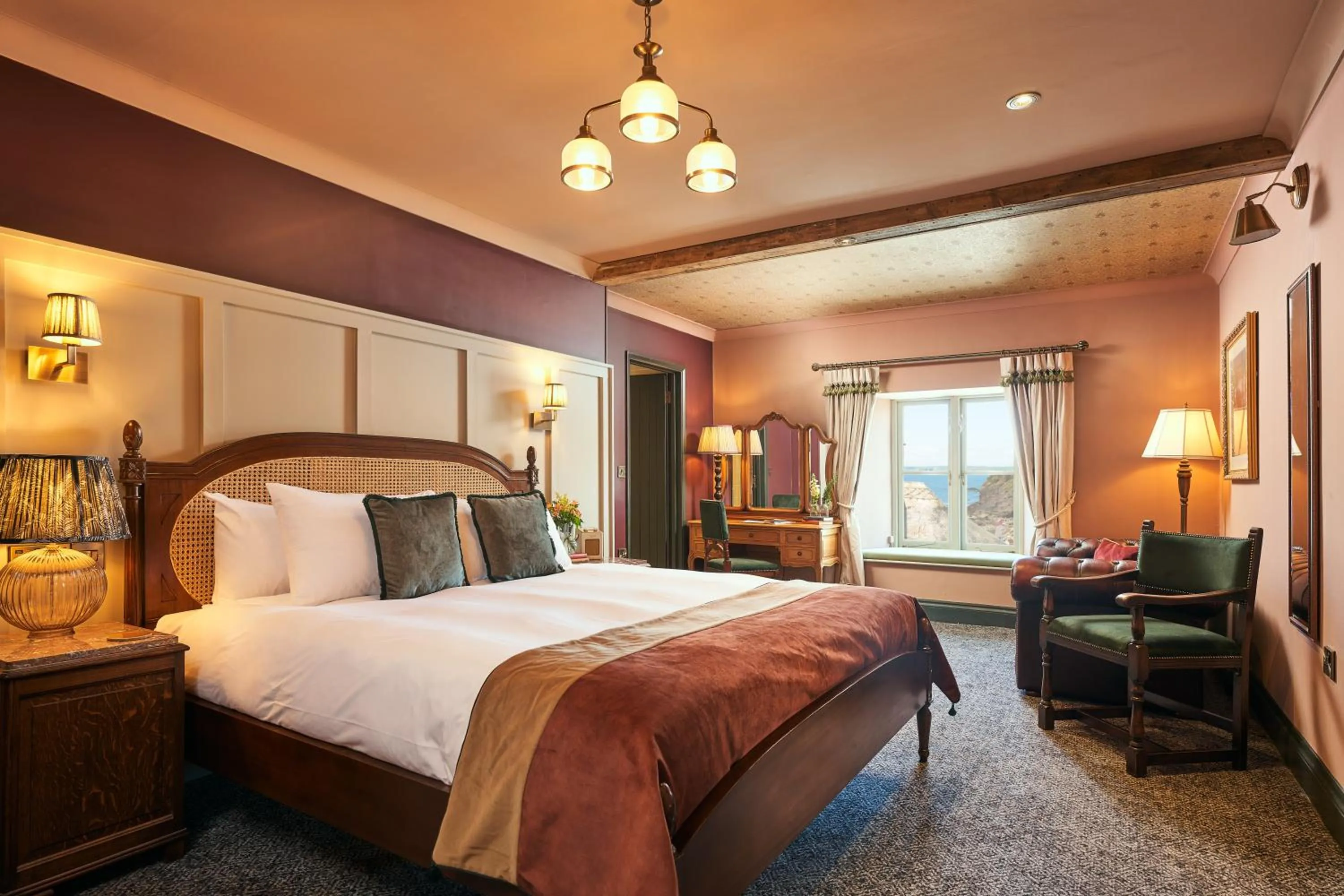 Photo of the whole room, Bed in Hope & Anchor