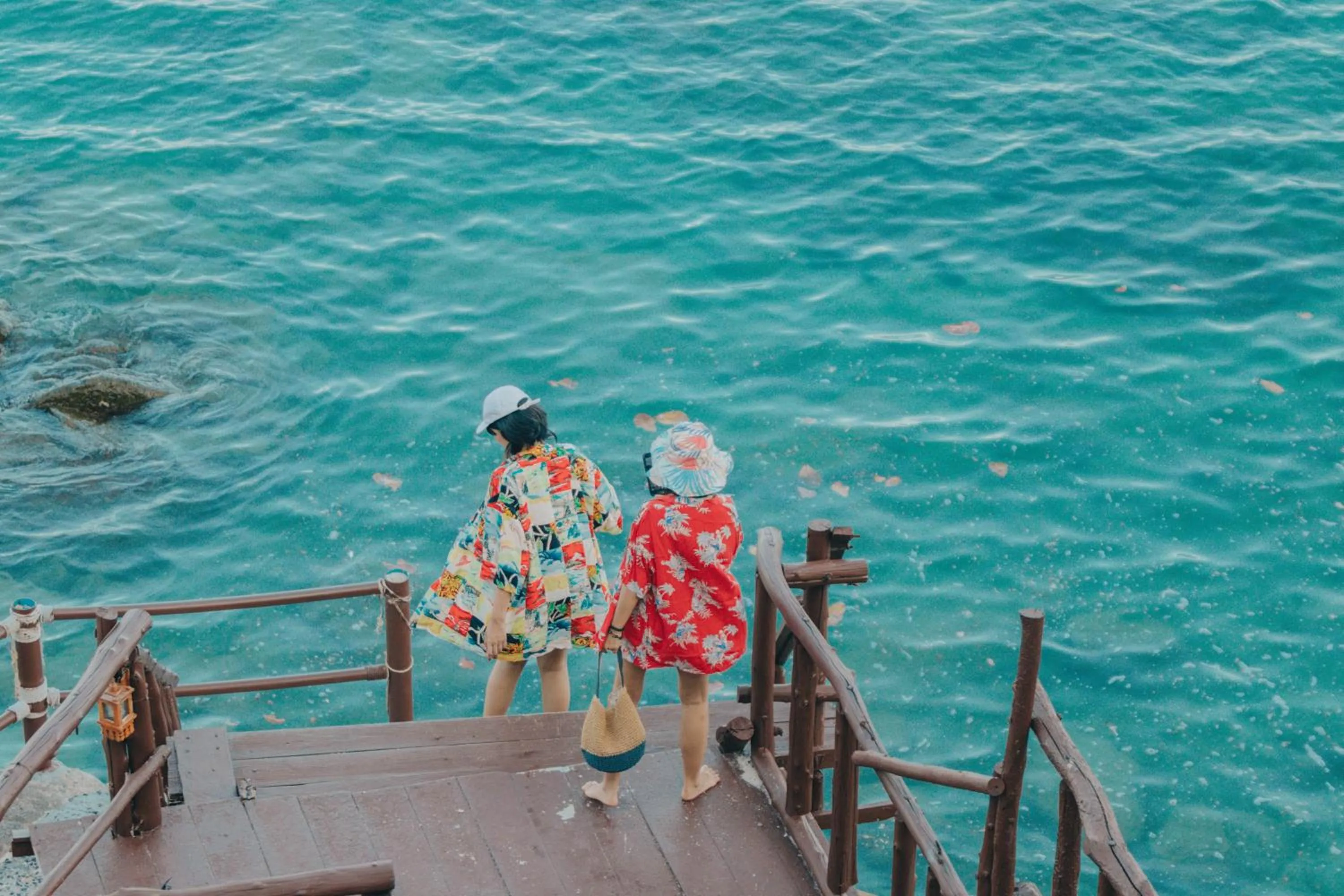 People in Taatoh Seaview Resort - SHA Plus