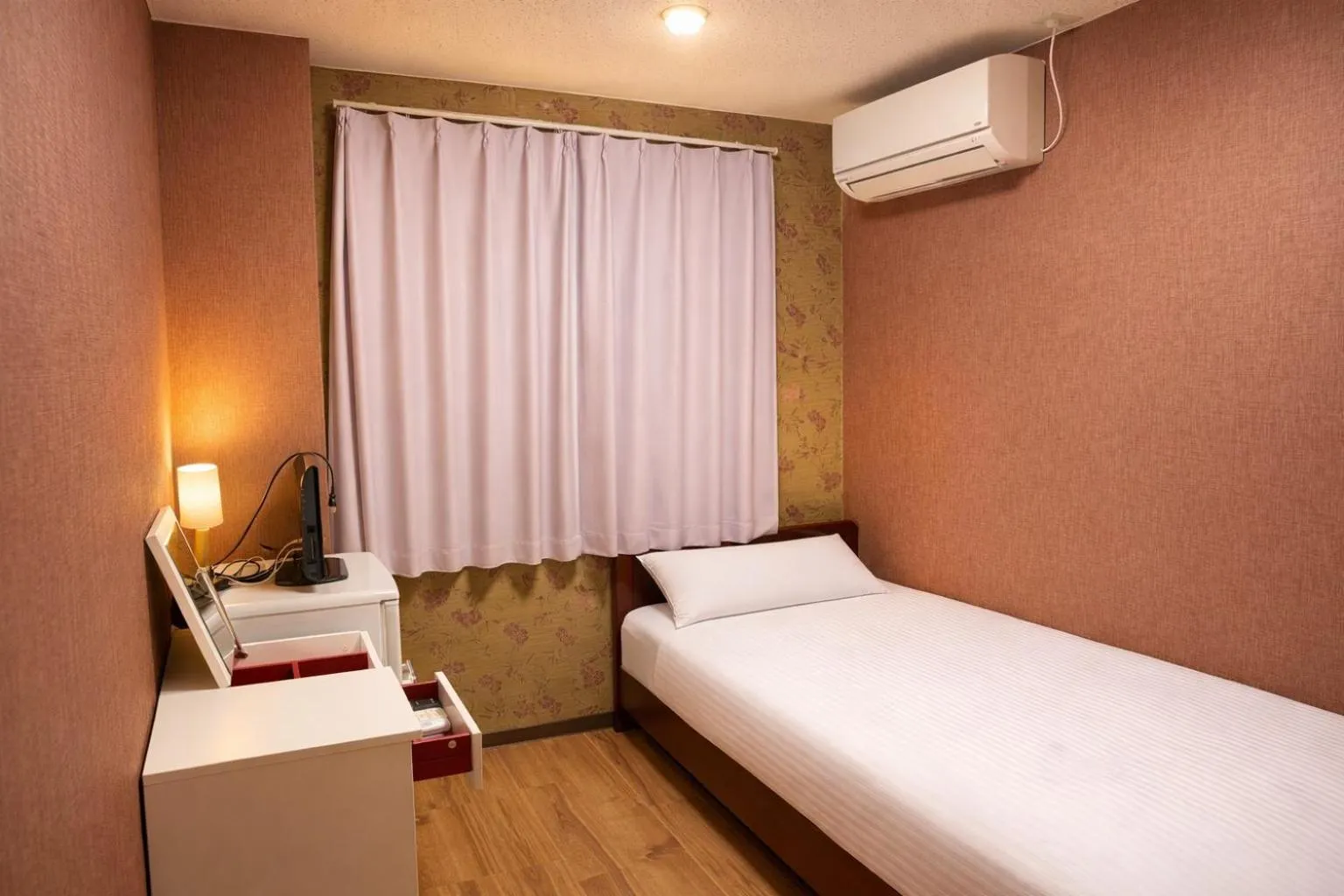 Bed in Business Hotel Kaga