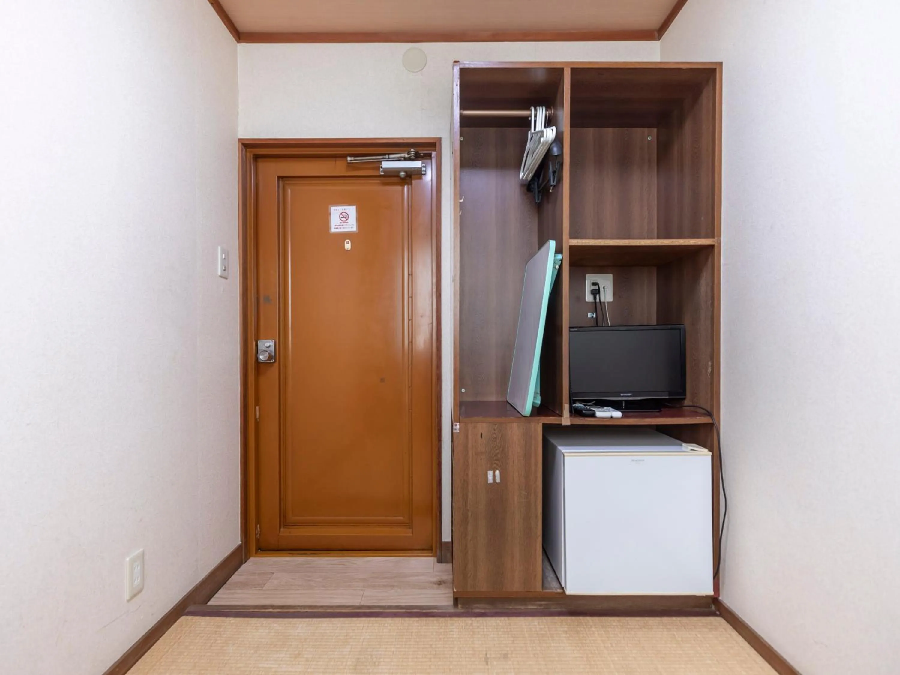 Photo of the whole room in Business Hotel Kaga