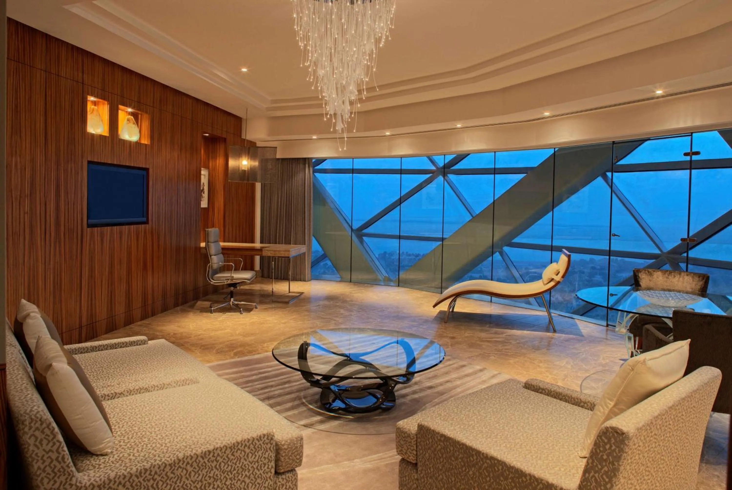 Photo of the whole room in Andaz Capital Gate Abu Dhabi, By Hyatt