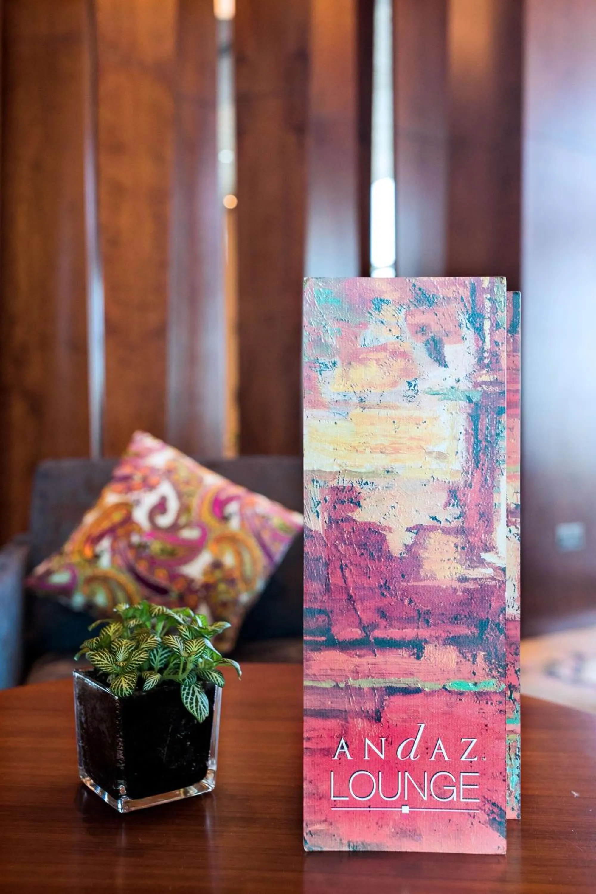 Lounge or bar in Andaz Capital Gate Abu Dhabi, By Hyatt