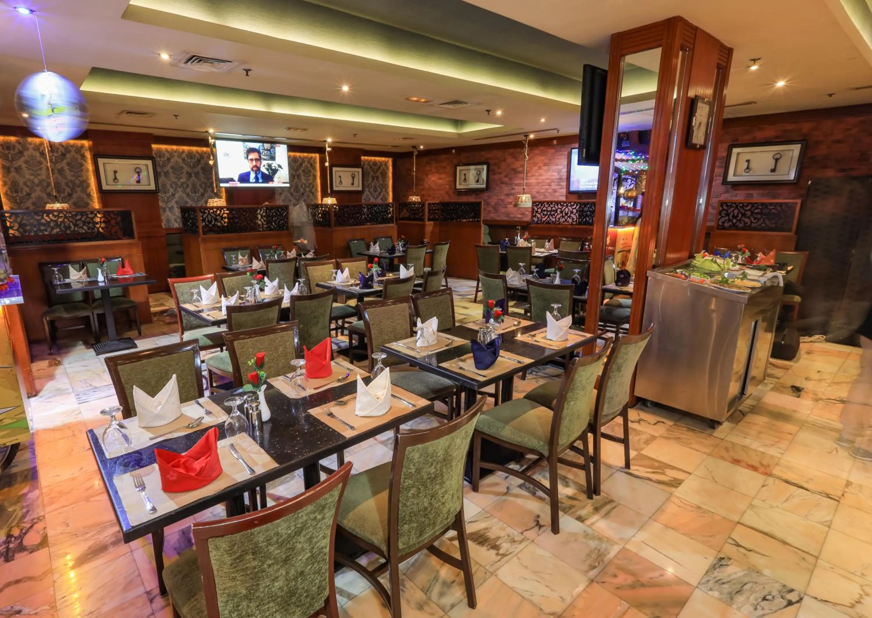 Restaurant/places to eat in Fortune Pearl Hotel