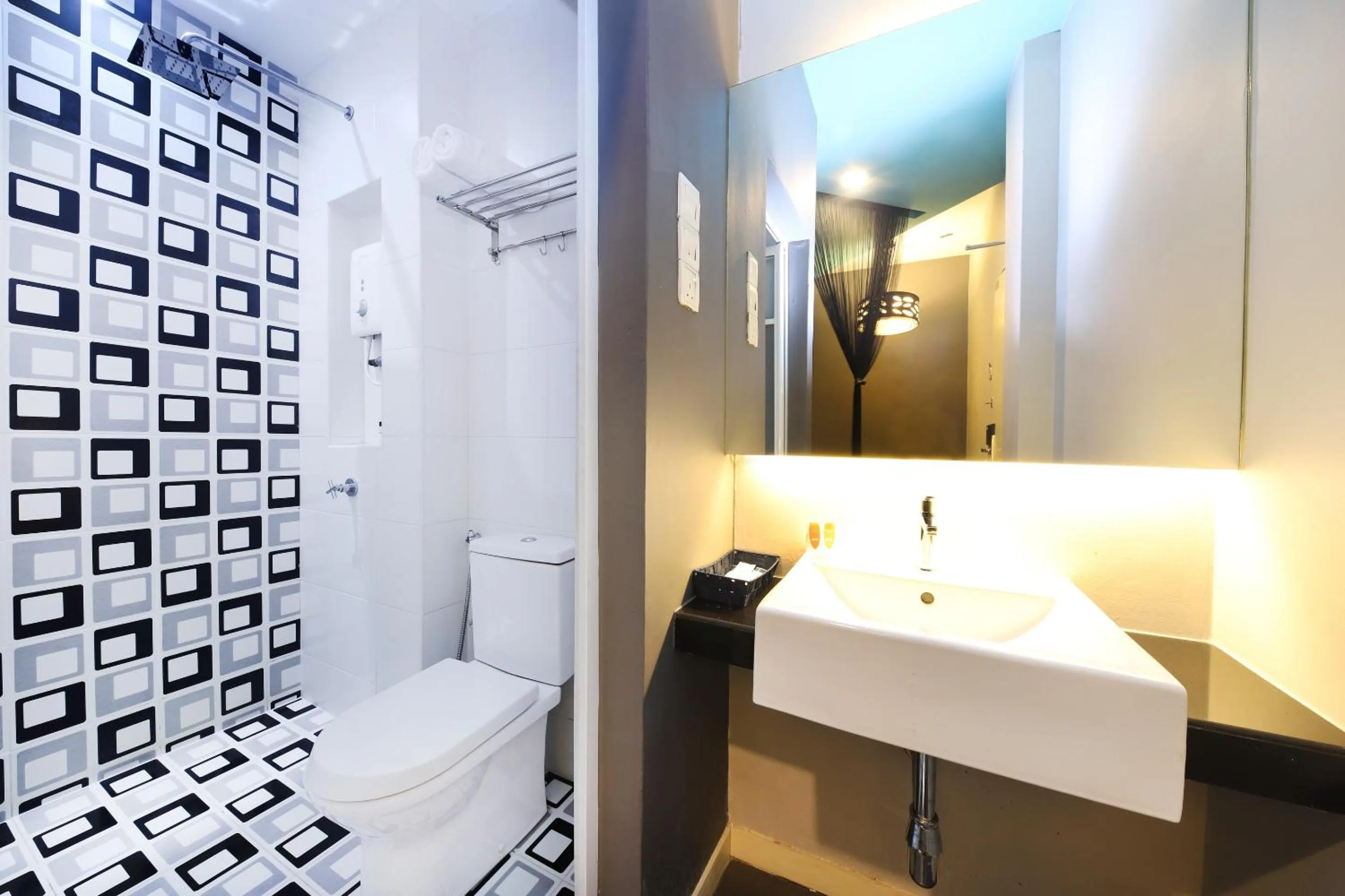 Bathroom in Hotel O Rooms Boutique Hotel