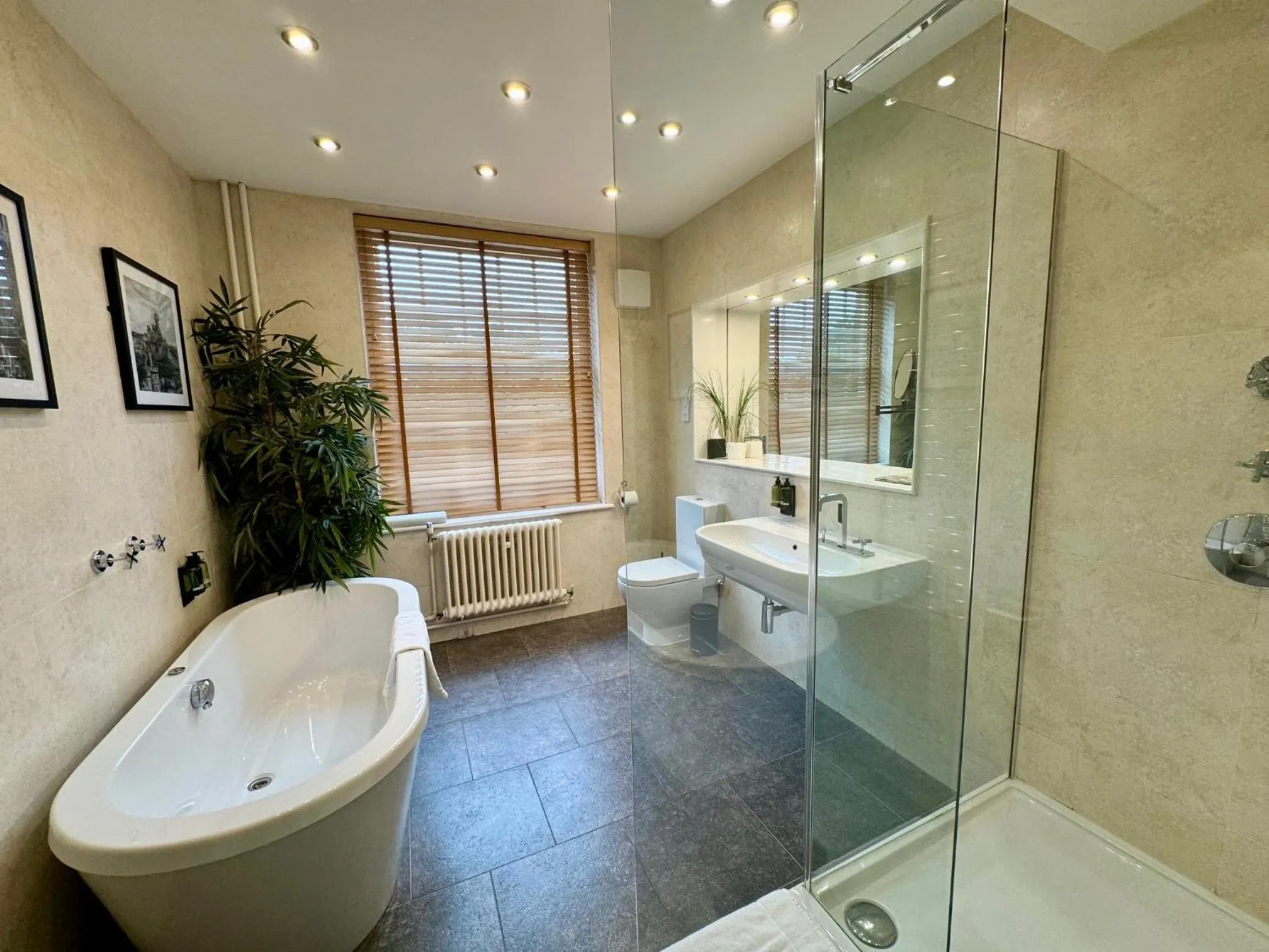 Bathroom in Charlotte House Hotel