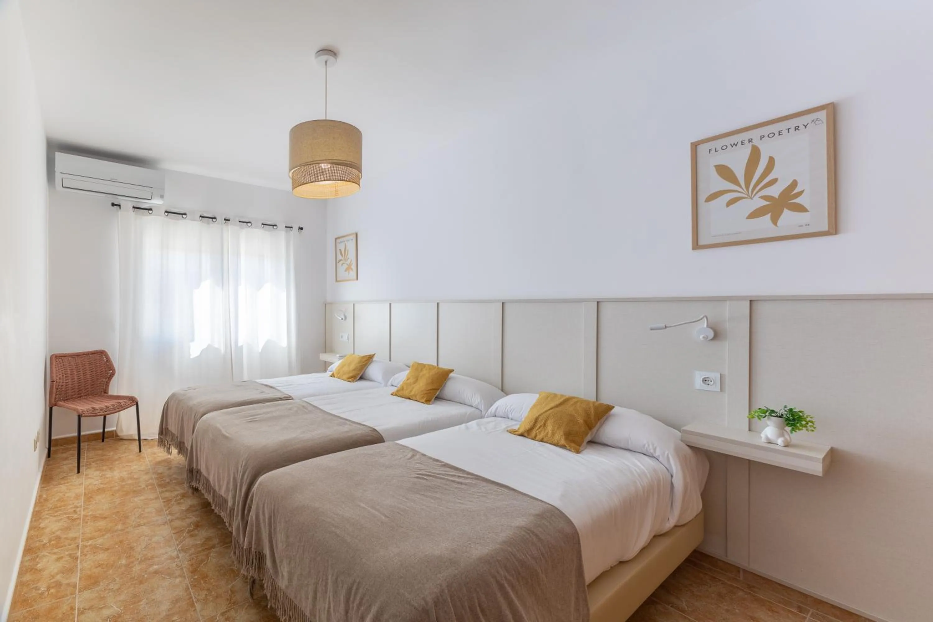 Bed in Alojamientos Callejón del Pozo, cerca Puy du Fou