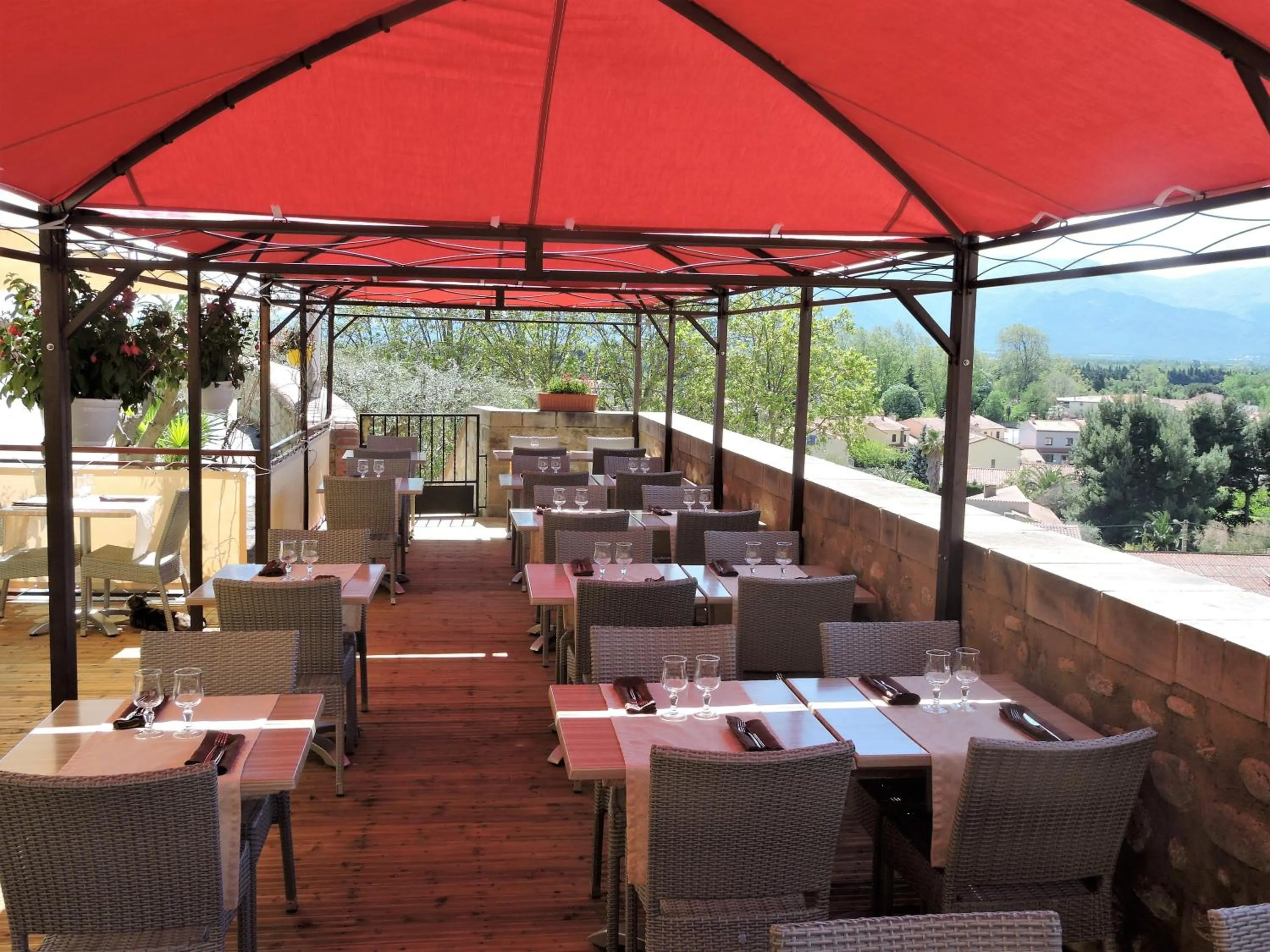 Restaurant/places to eat in Logis Hotel Restaurant Le Cara Sol