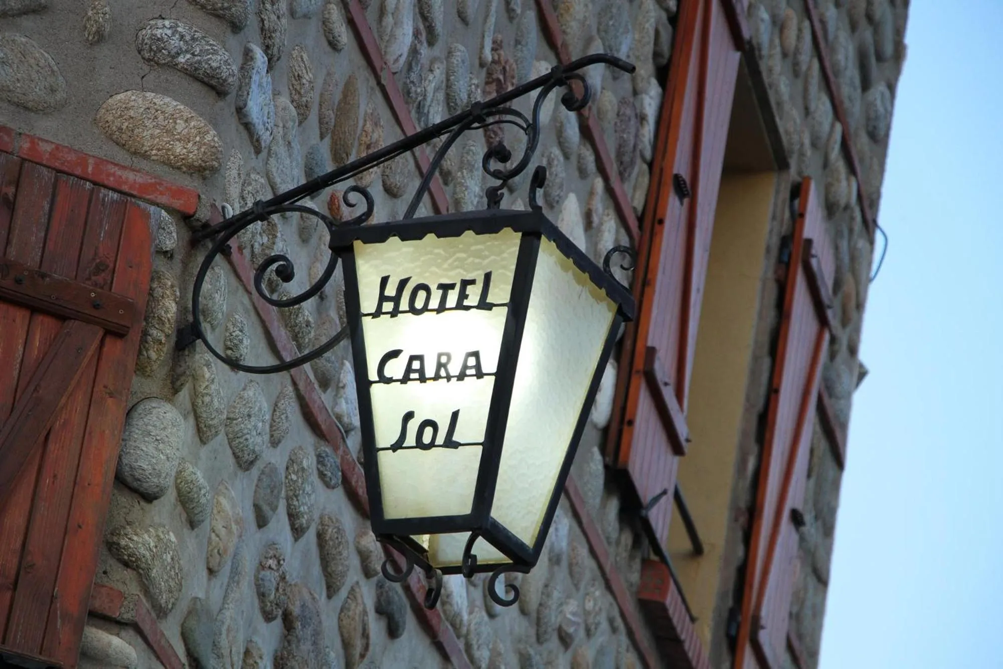 Property logo or sign in Logis Hotel Restaurant Le Cara Sol