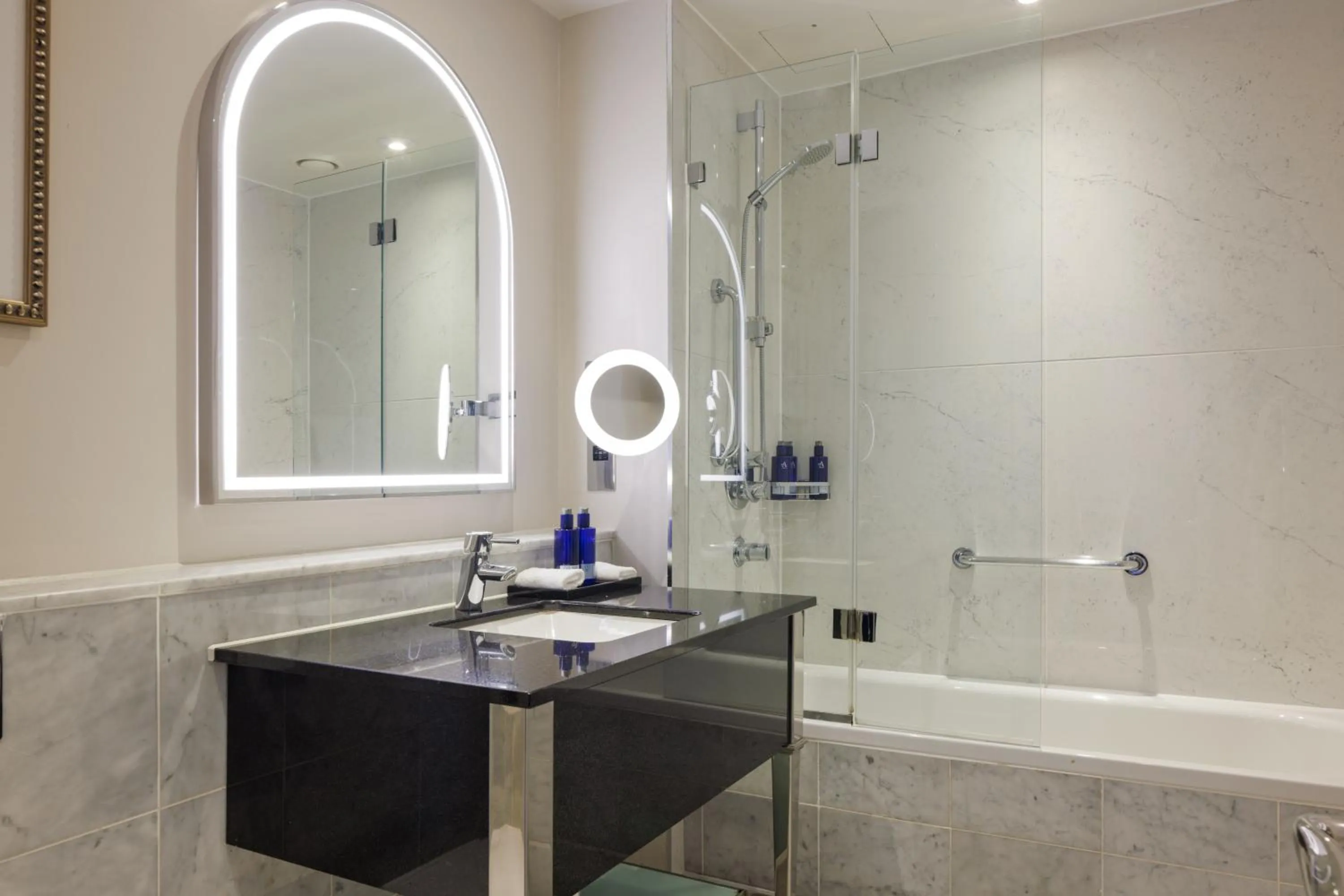 Bathroom in The Caledonian Edinburgh, Curio Collection by Hilton