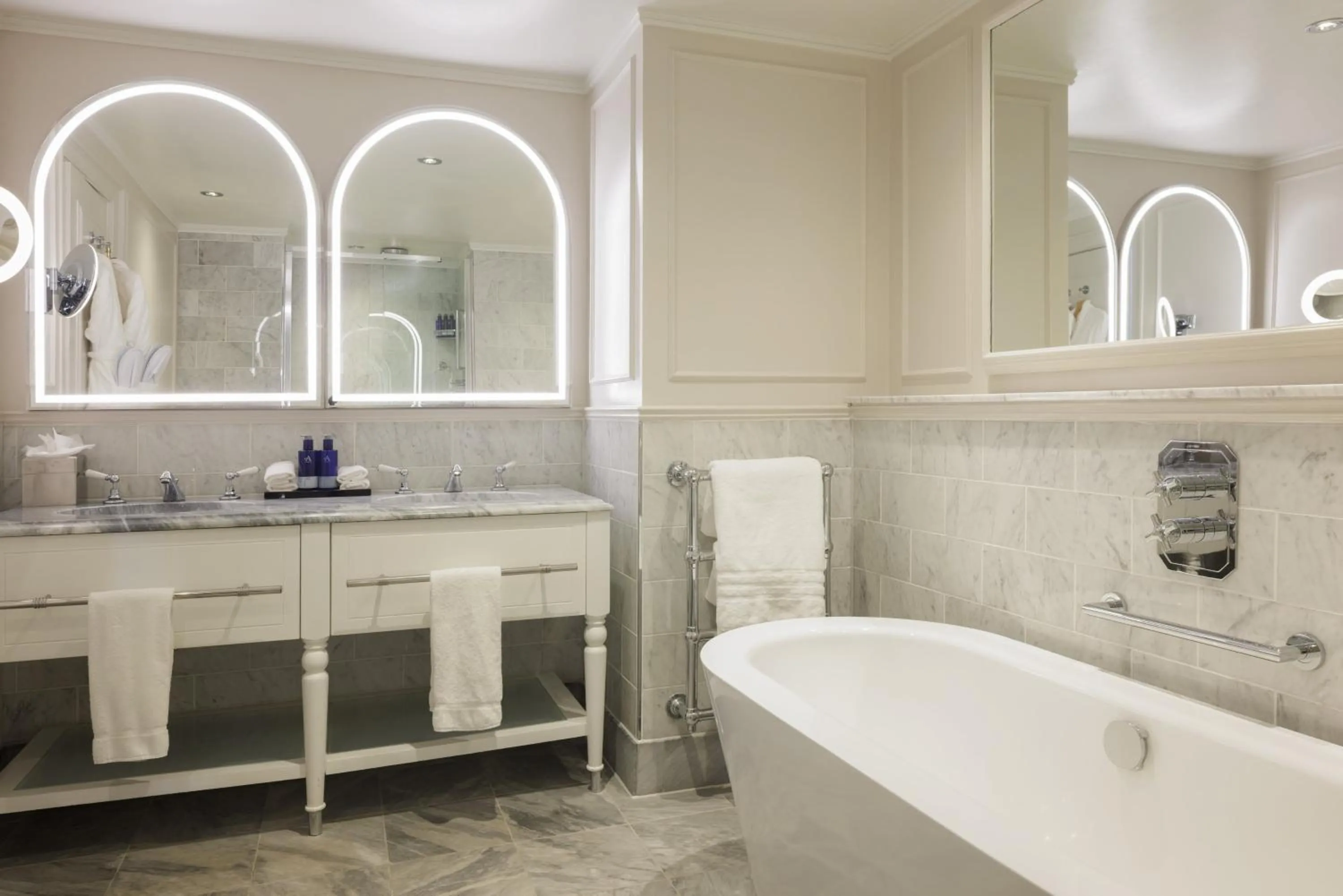 Bathroom in The Caledonian Edinburgh, Curio Collection by Hilton