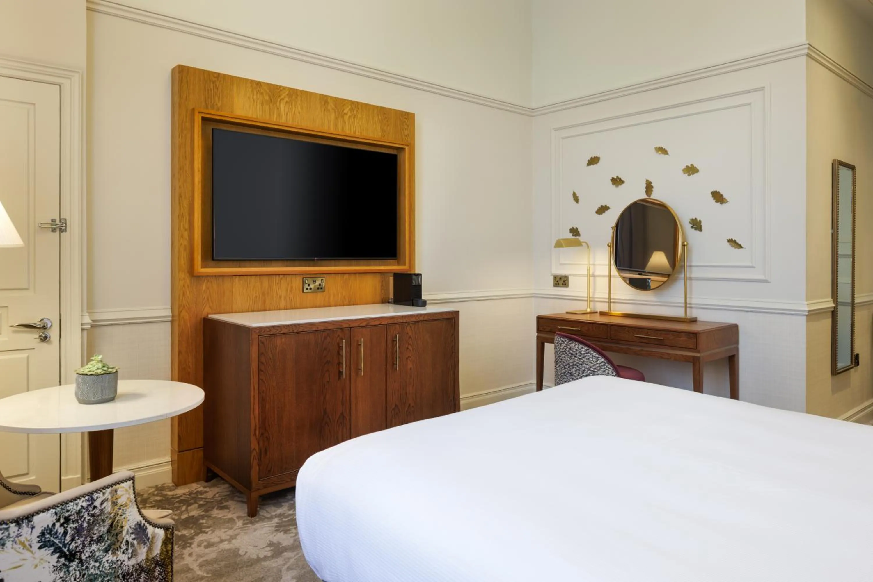 Bed in The Caledonian Edinburgh, Curio Collection by Hilton