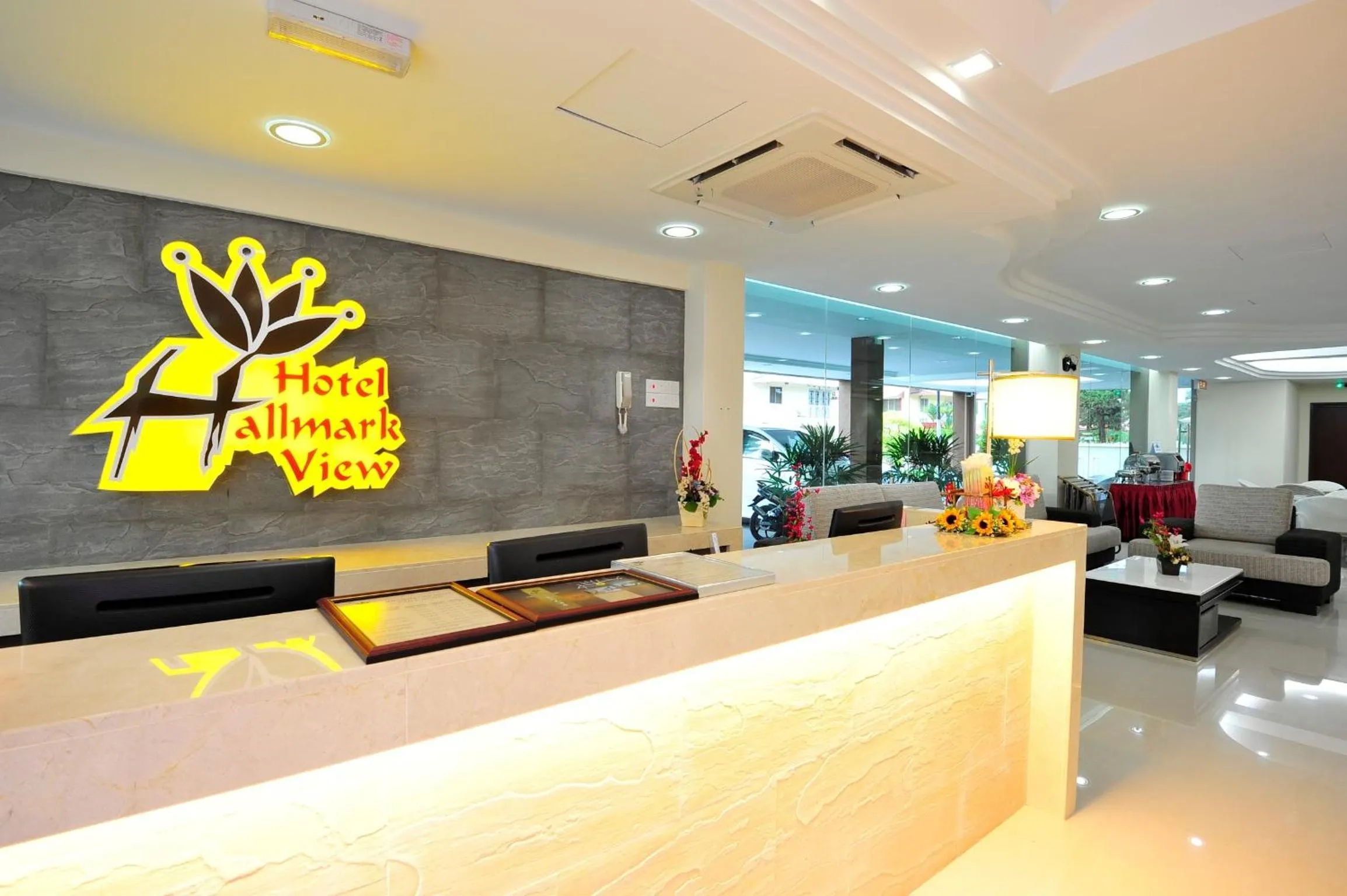 Lobby or reception in Hallmark View Hotel