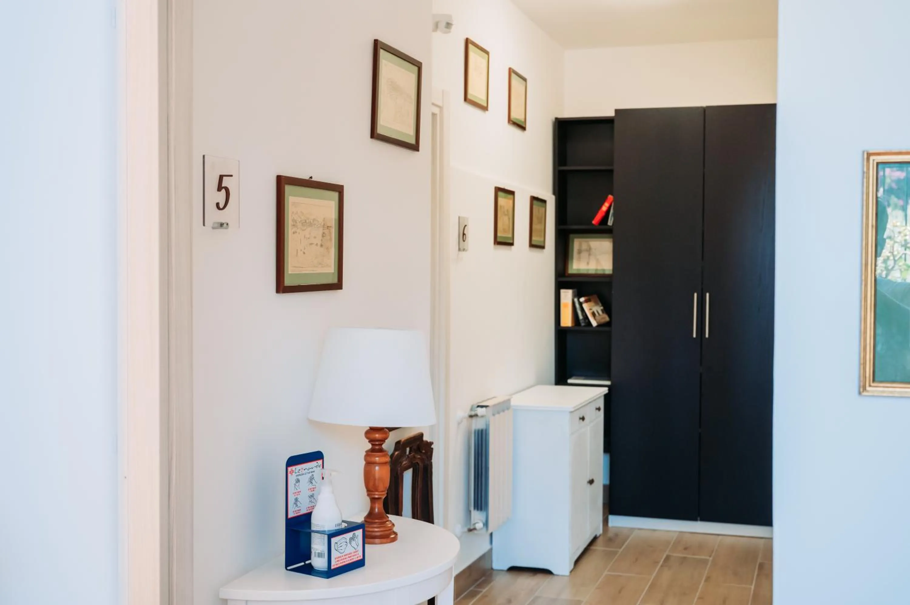 Decorative detail in B&B Casa al Vicolo 2